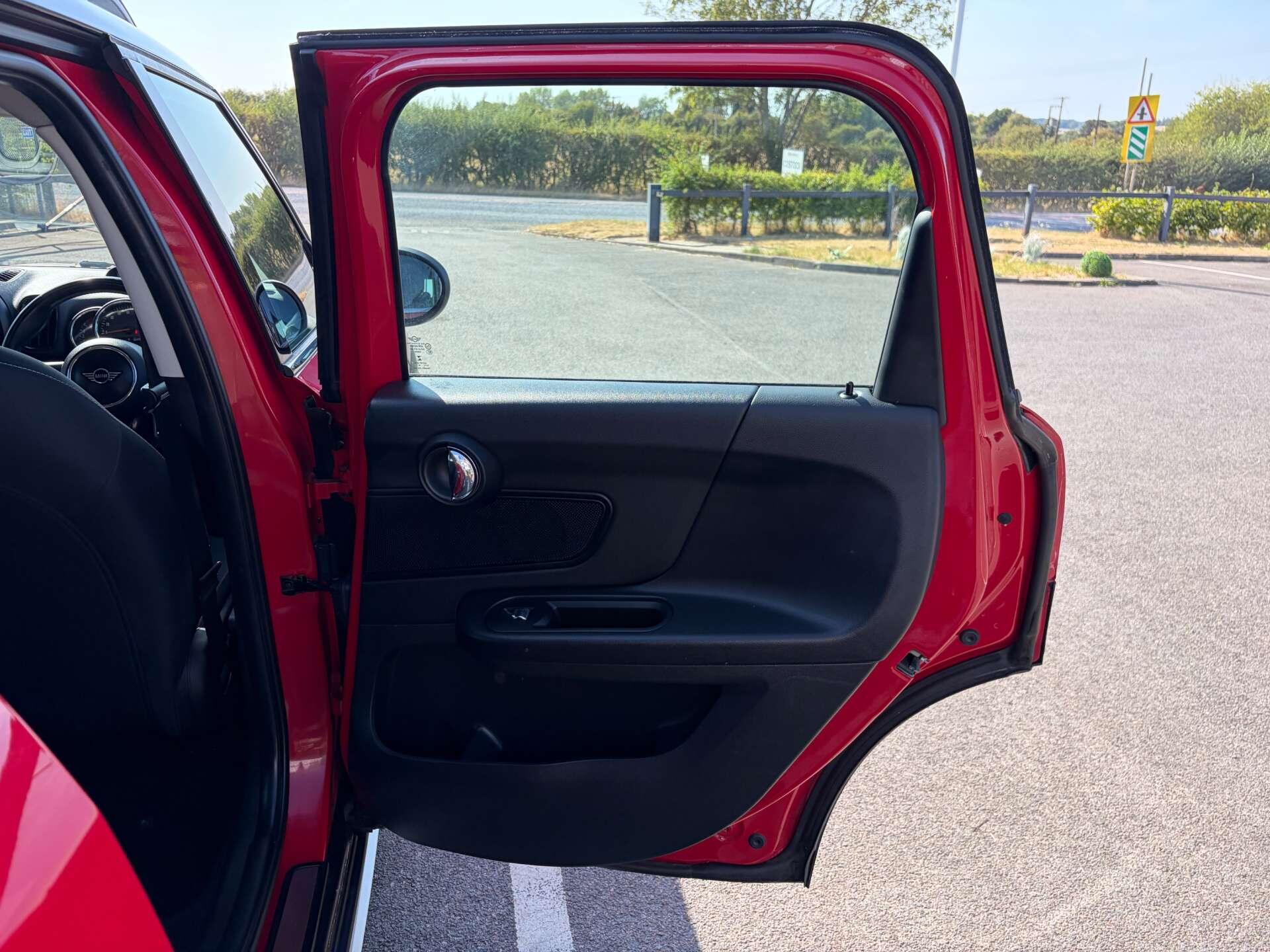 Mini Countryman view 26