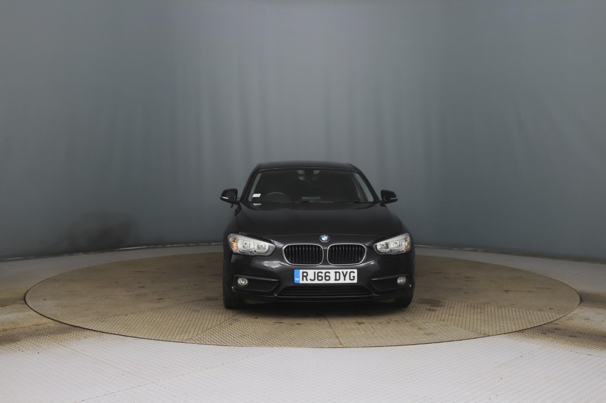 BMW 1 Series view 2