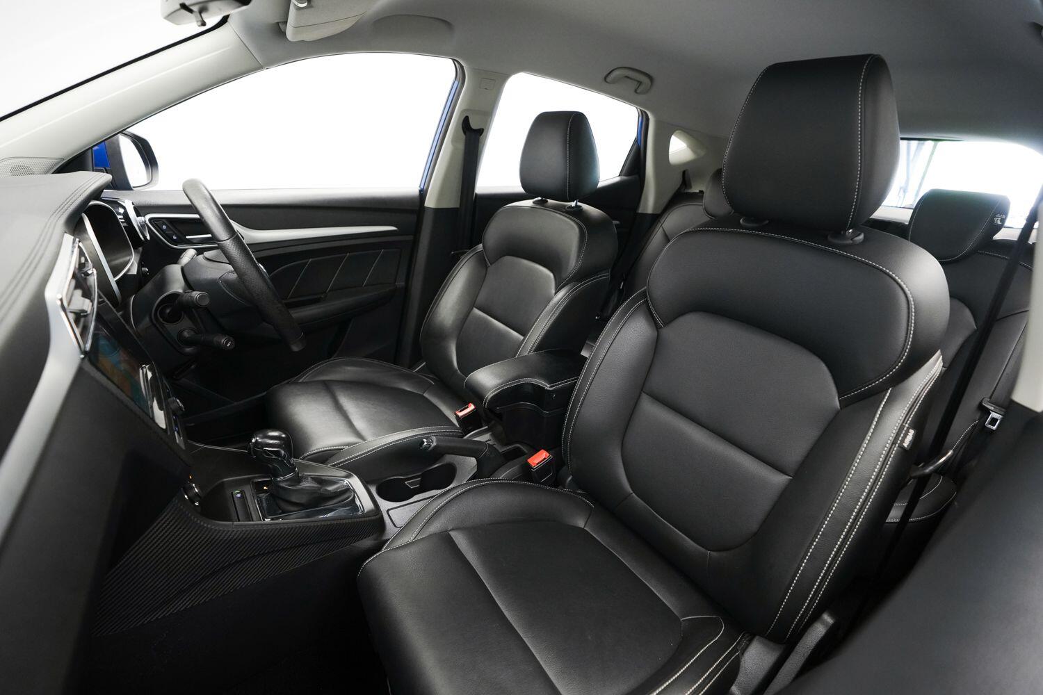 MG ZS view 25