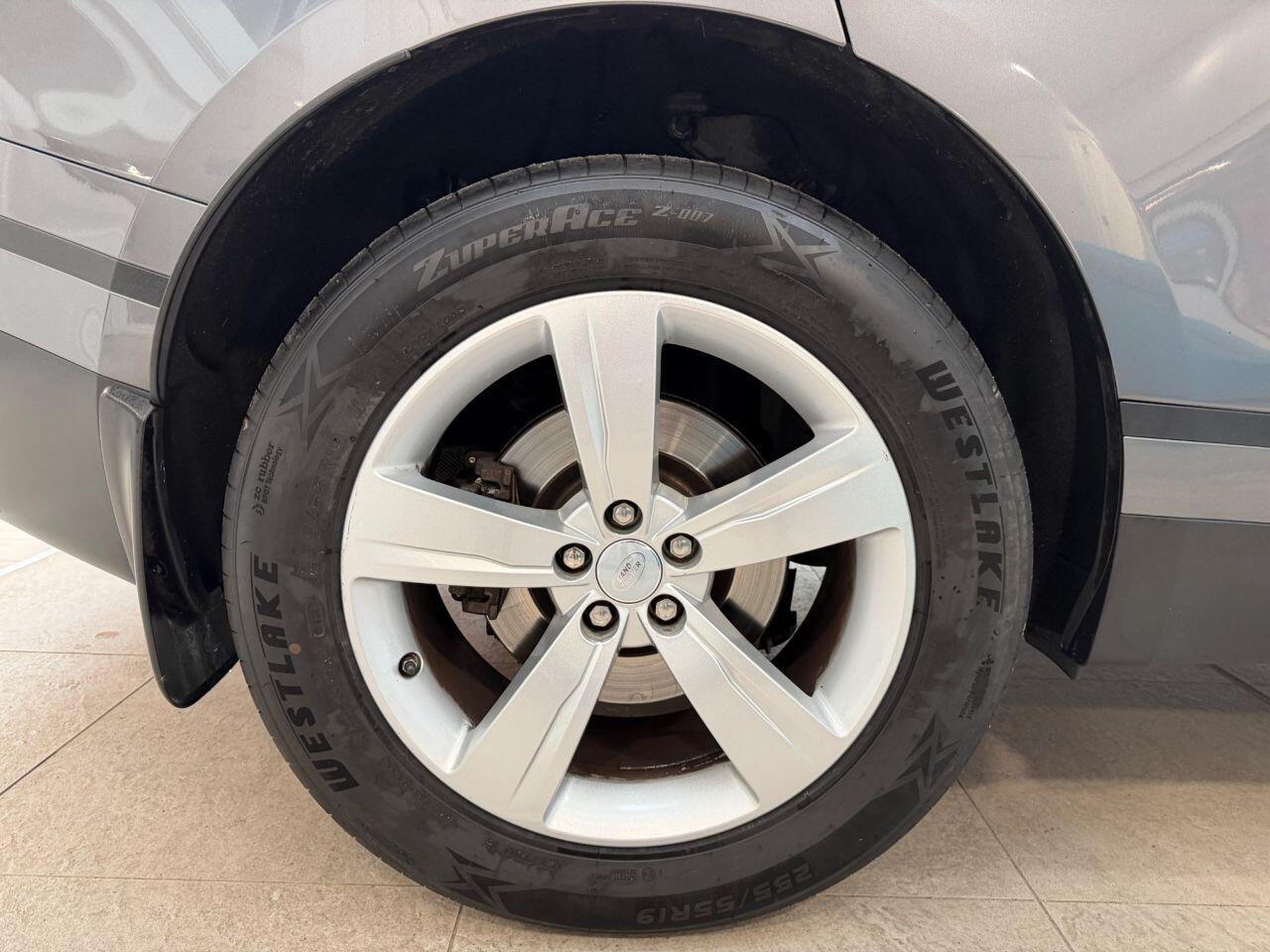 Land Rover Range Rover Velar view 14