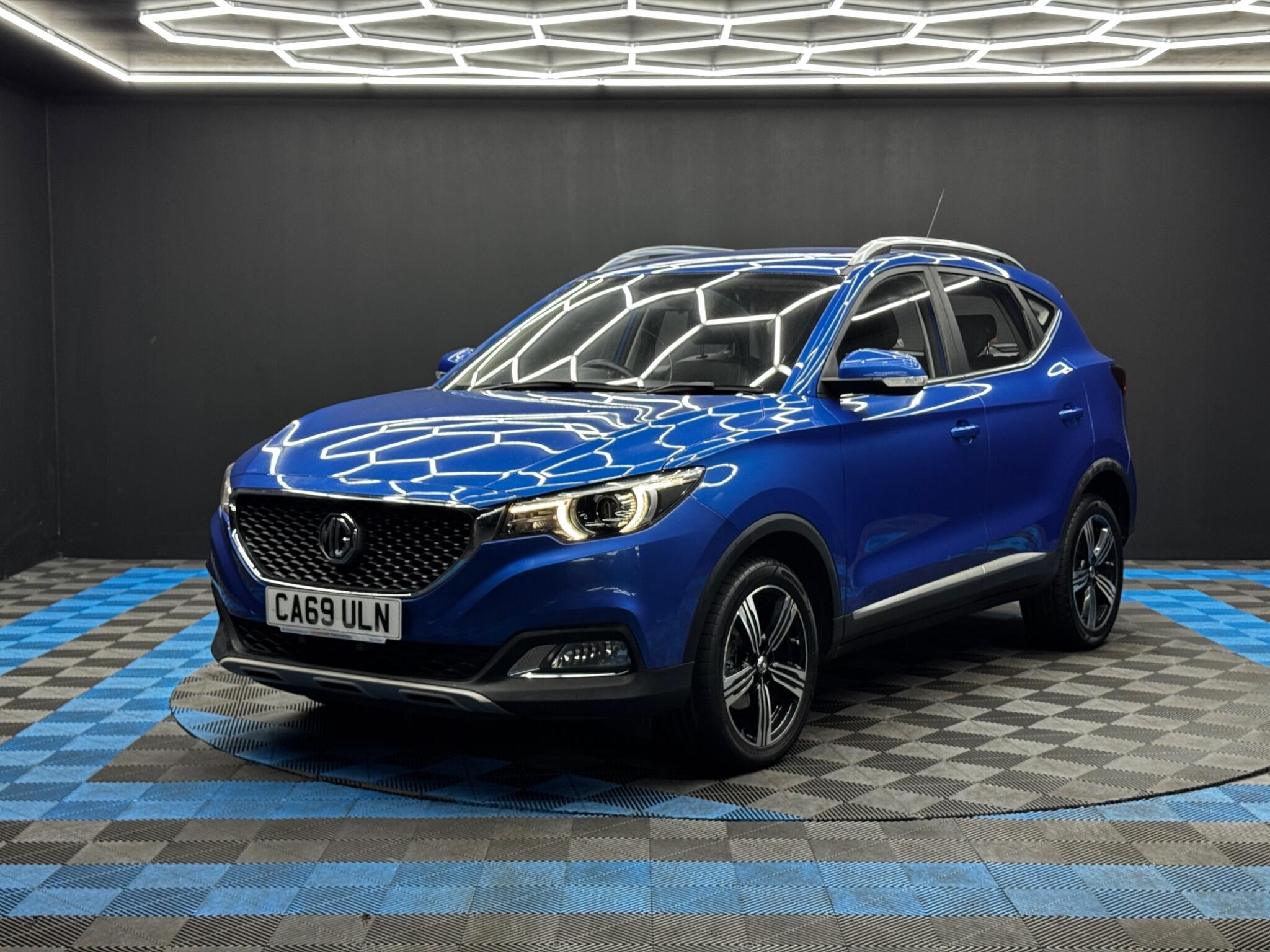 MG ZS view 3