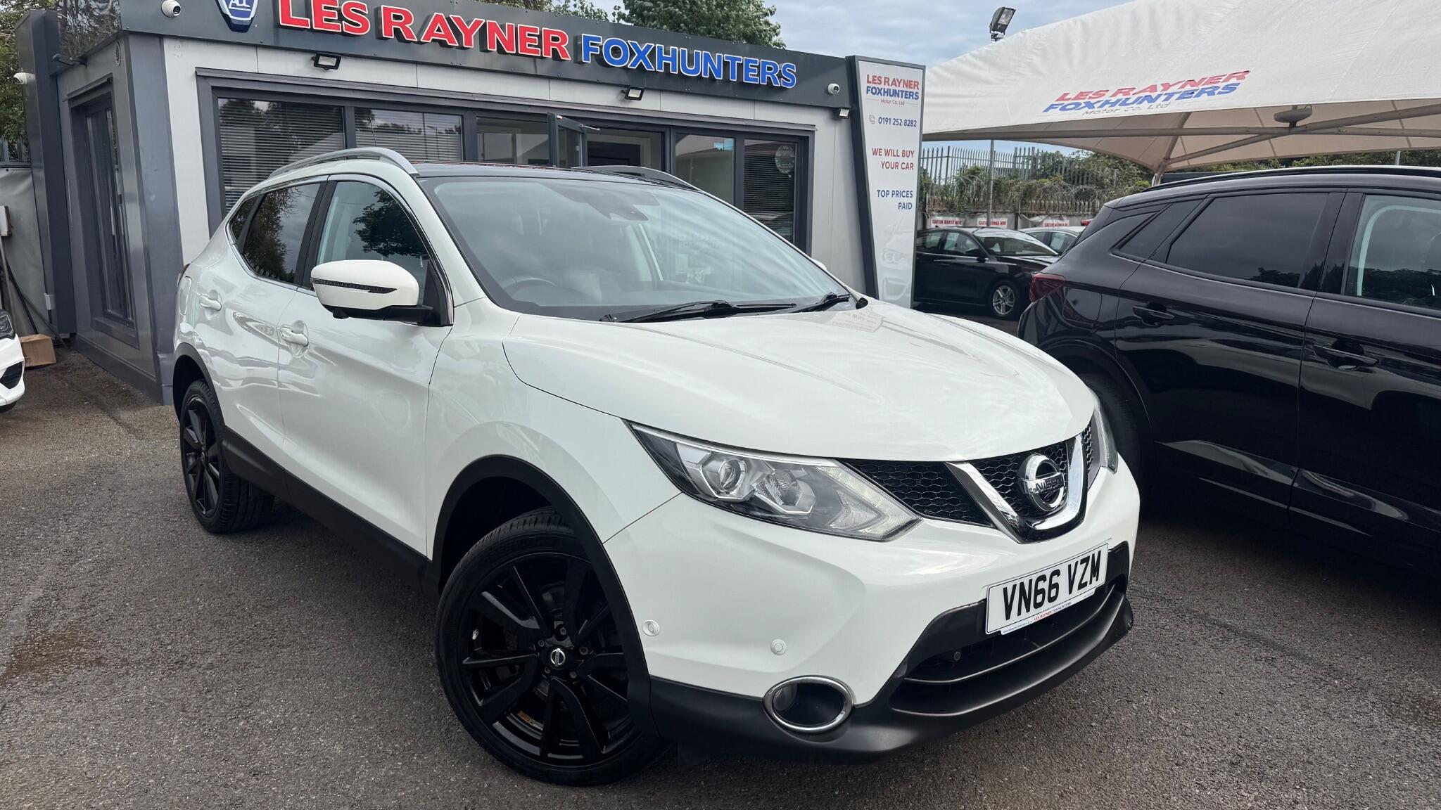 2016 Nissan Qashqai in White for sale