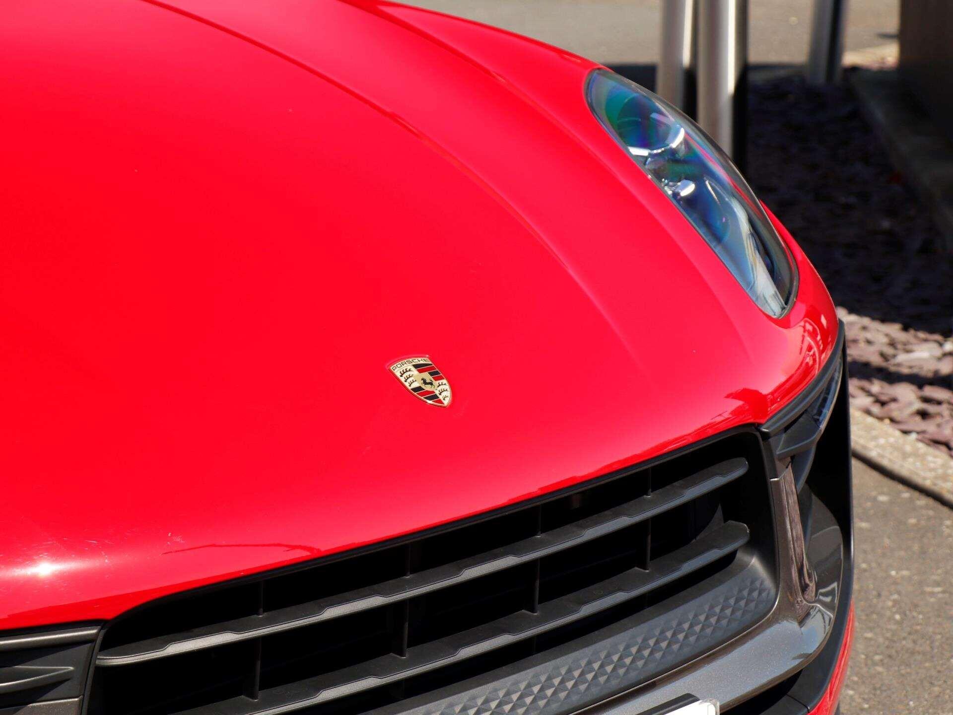 Porsche Macan view 31