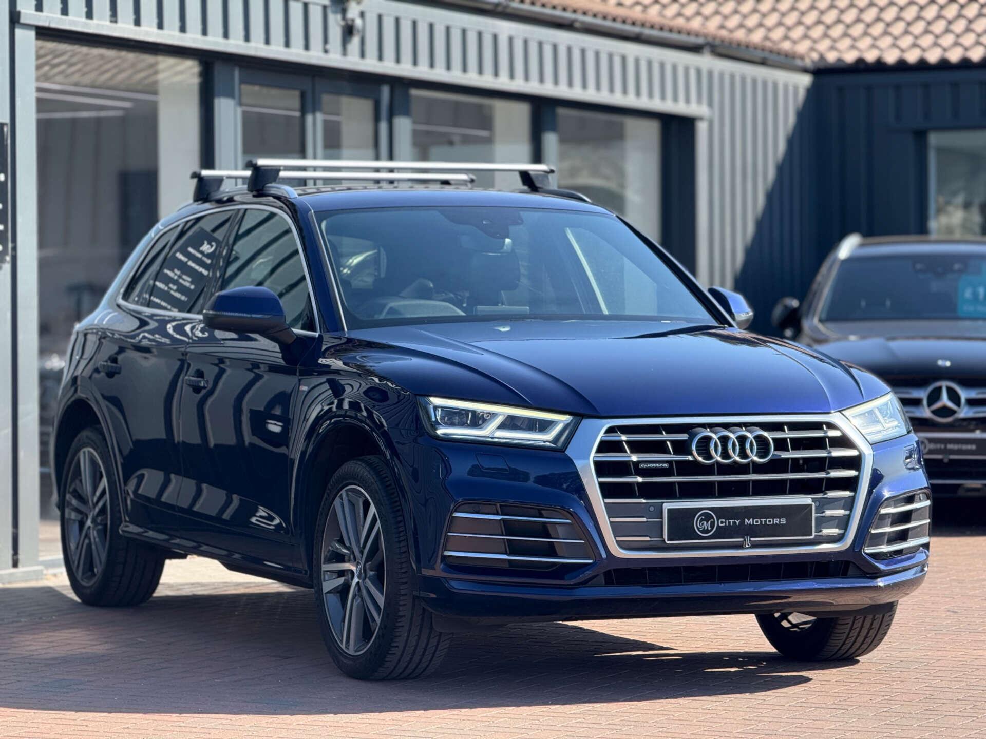 Audi Q5 view 11