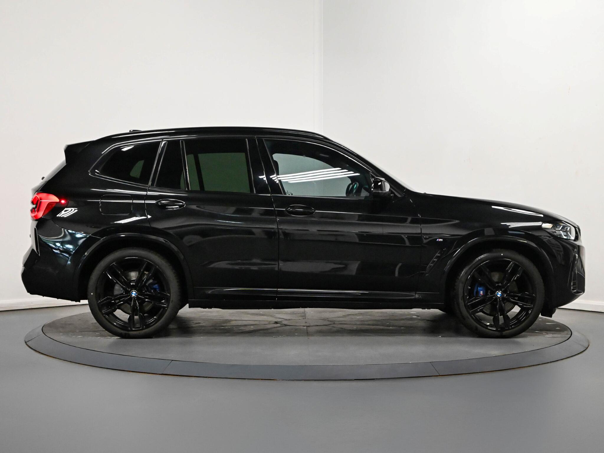 BMW X3 view 24