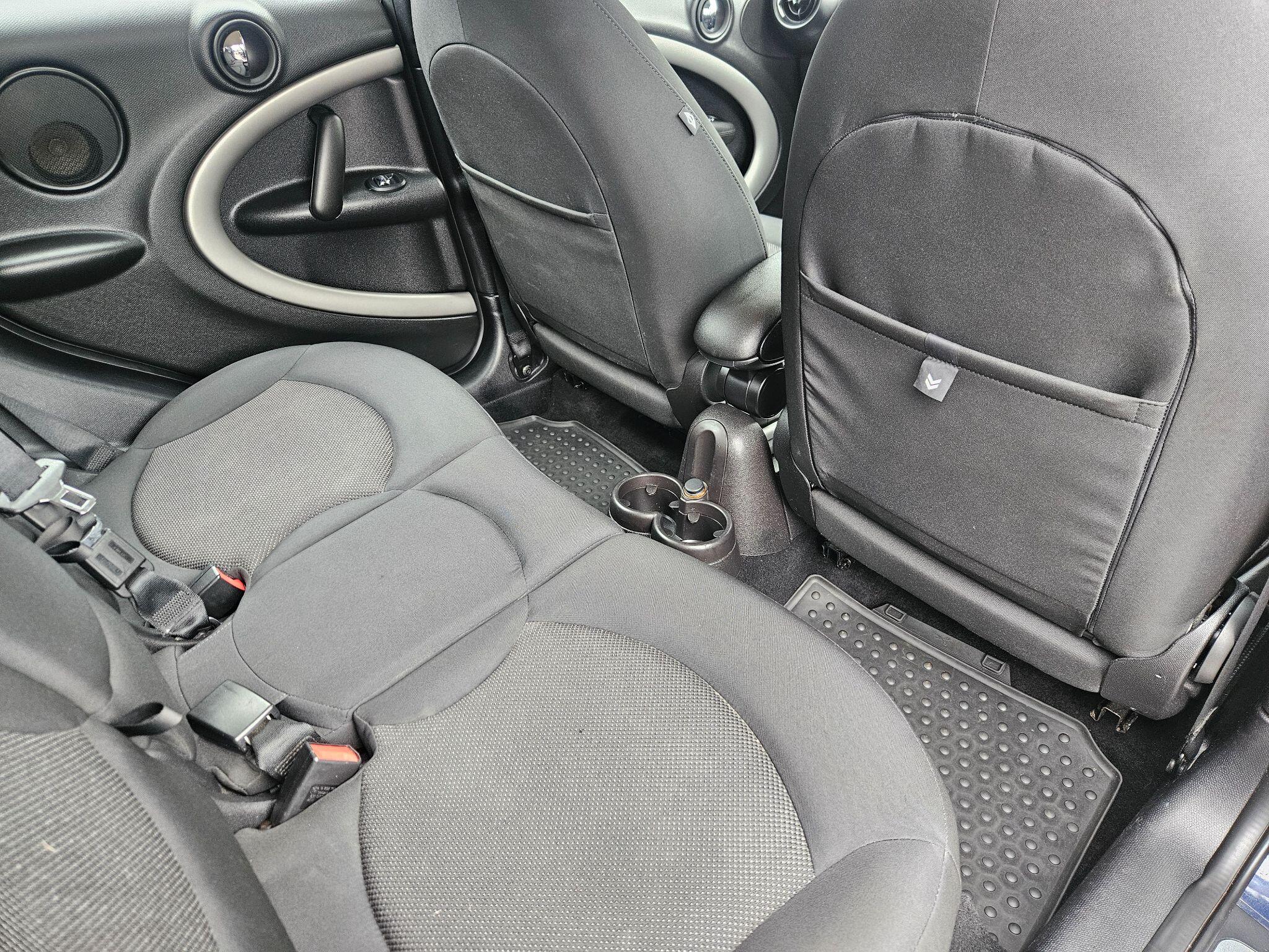 2016 MINI Countryman image 41