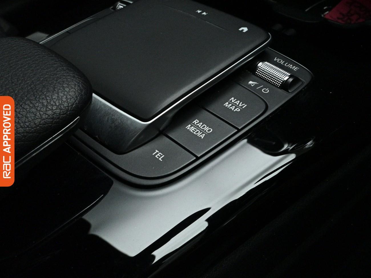 Mercedes-Benz CLA view 14