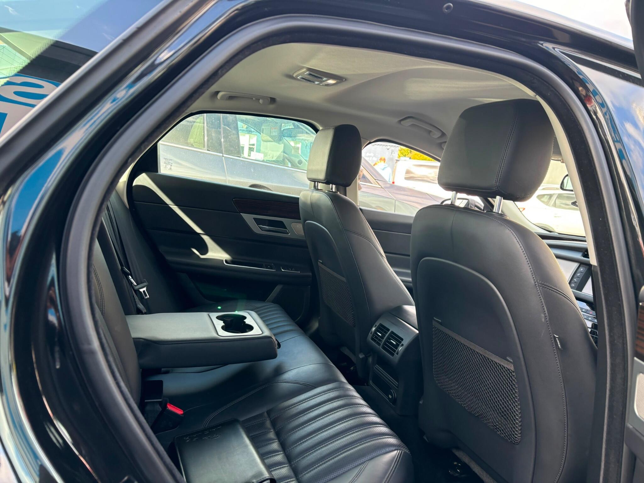 Jaguar XF view 3