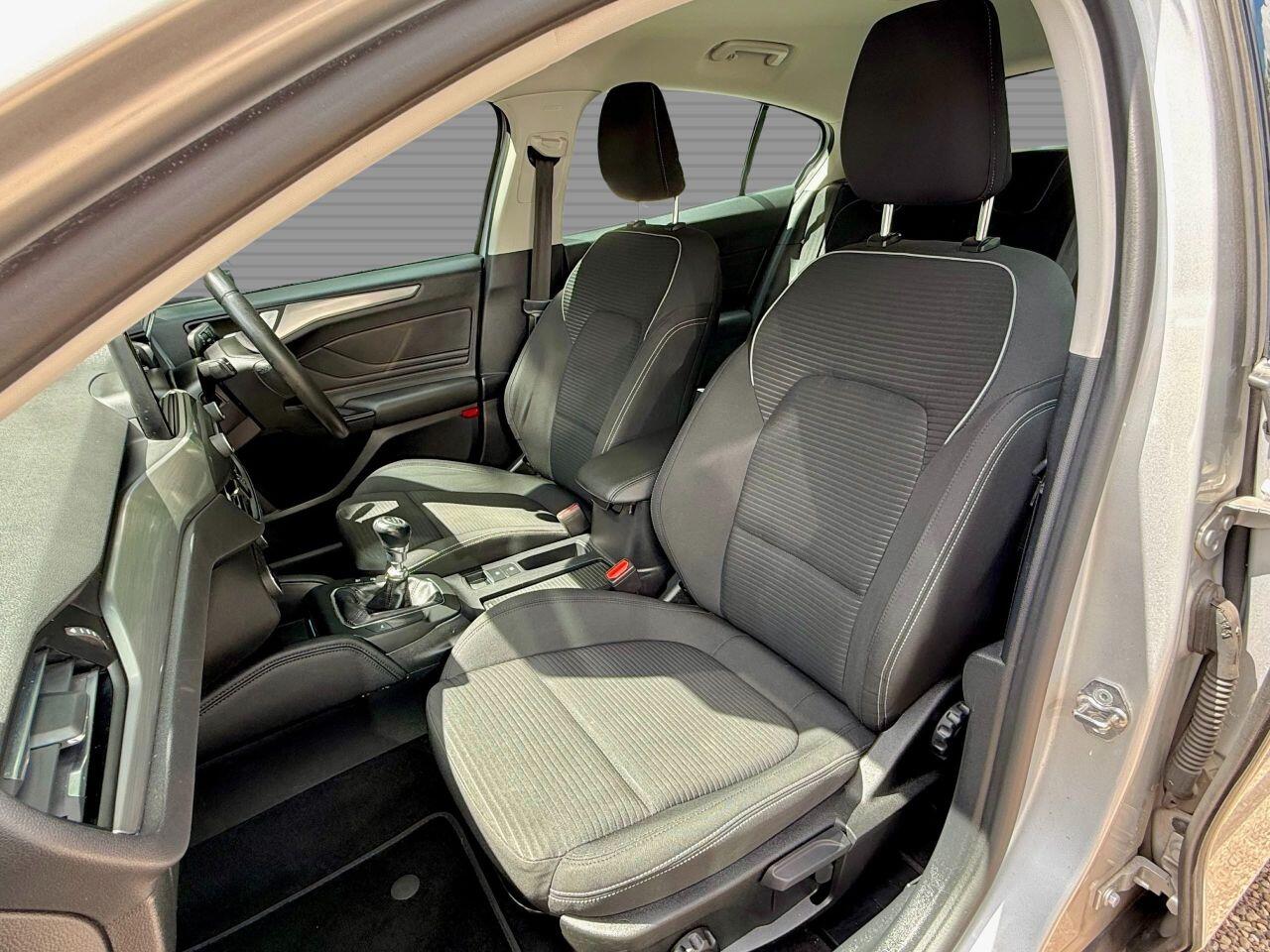 Ford Focus view 19