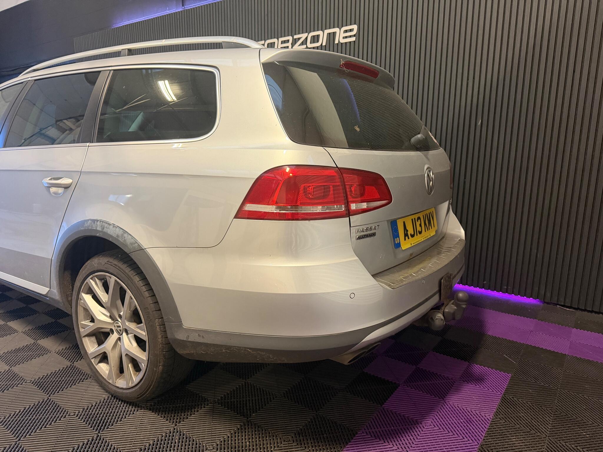 Volkswagen Passat view 2