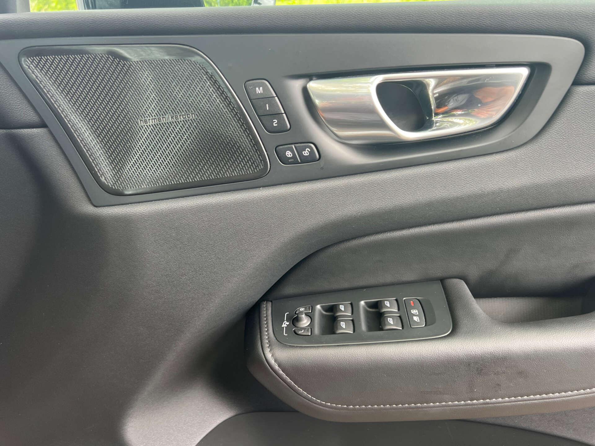 Volvo XC60 view 48