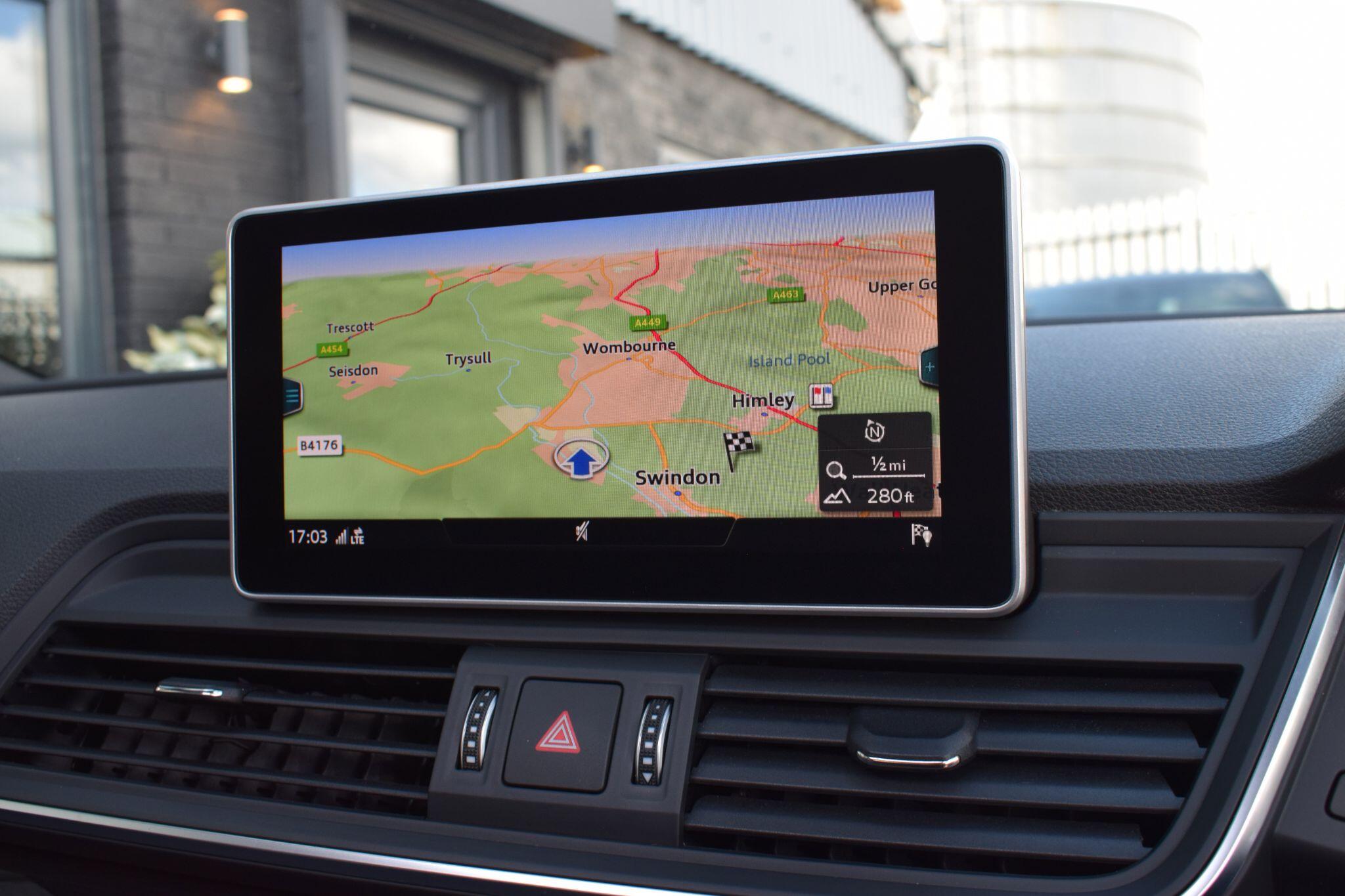 Audi SQ5 view 25
