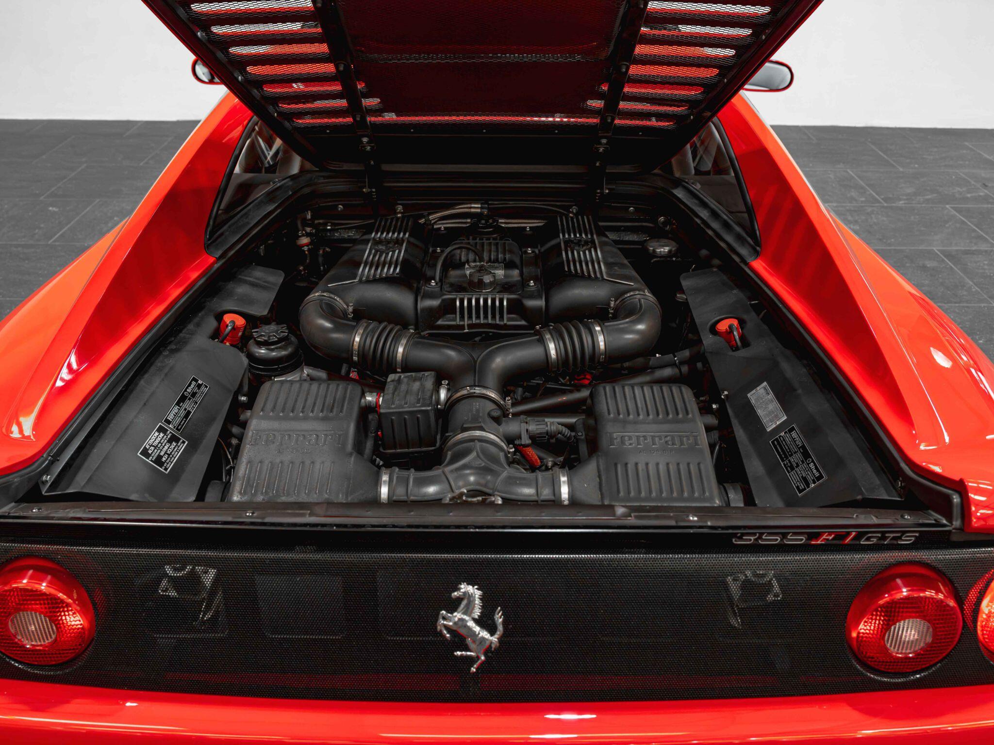 Ferrari F355 view 20