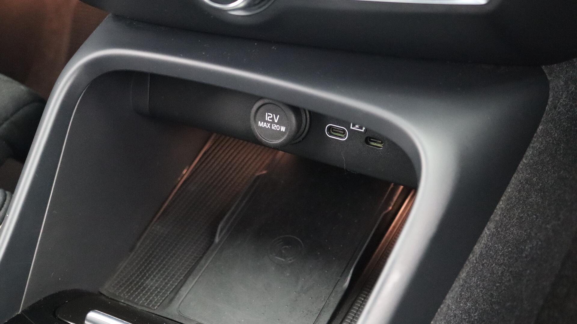 Volvo XC40 view 35