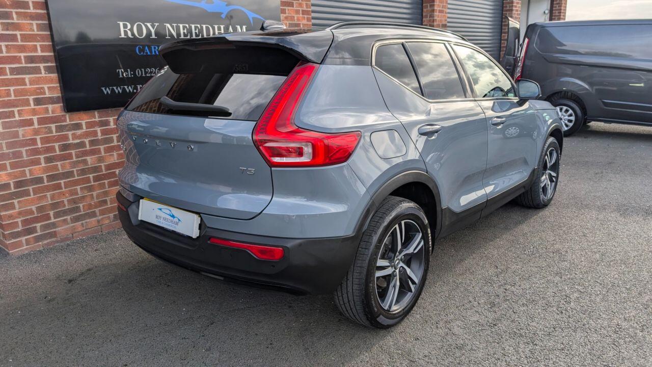Volvo XC40 view 13