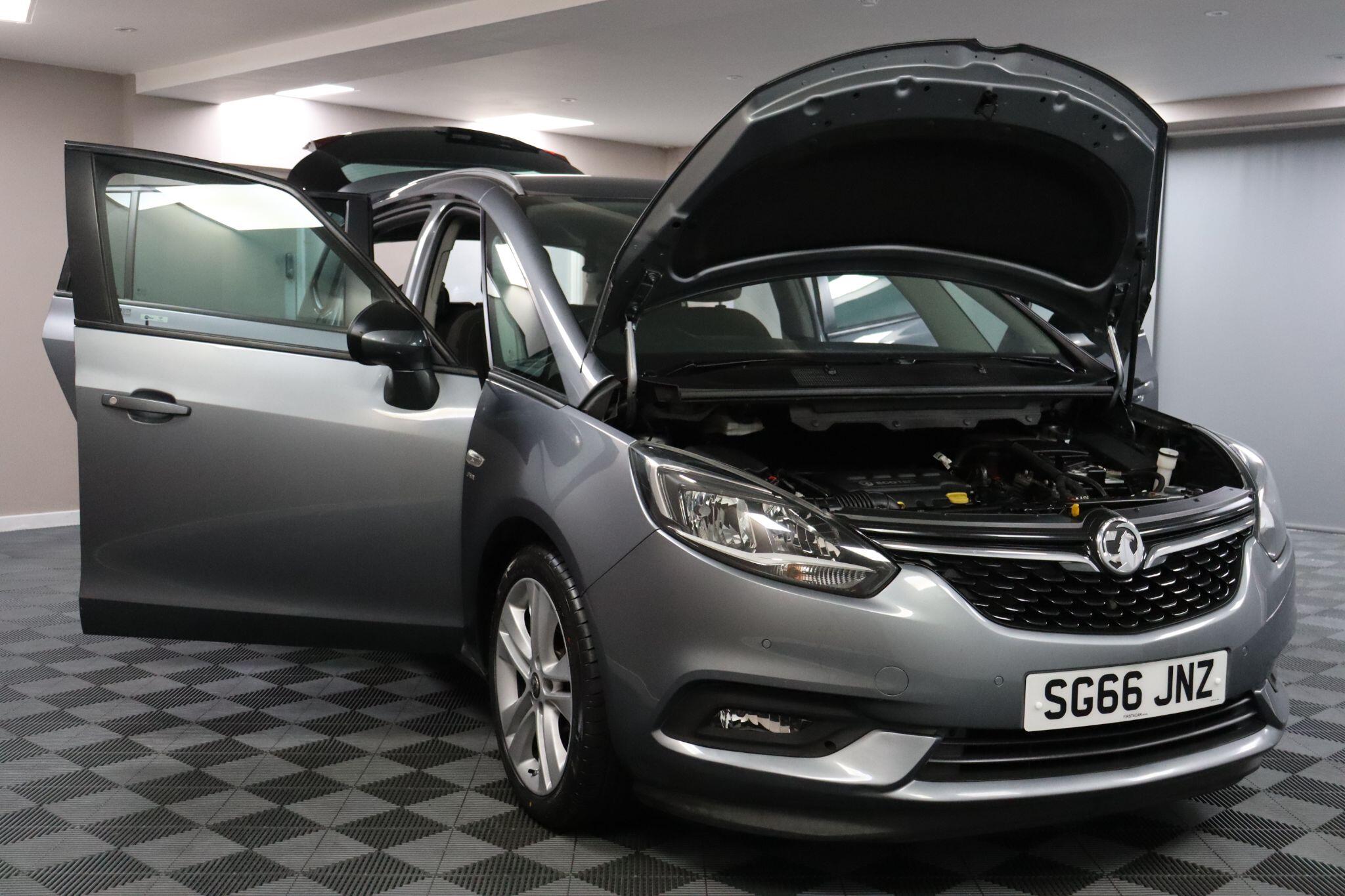 Vauxhall Zafira Tourer view 15