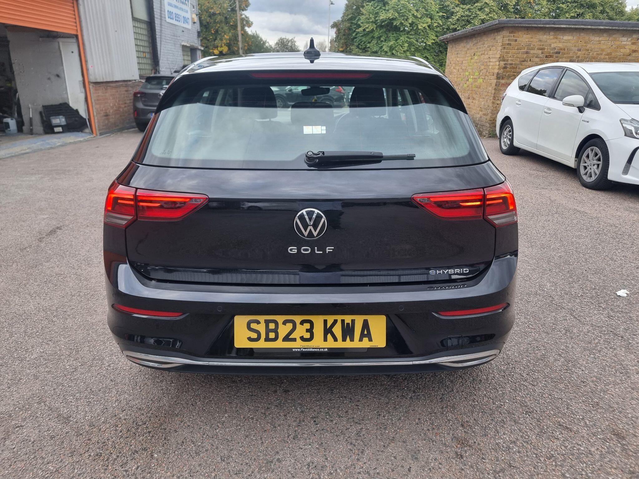 Volkswagen Golf view 4