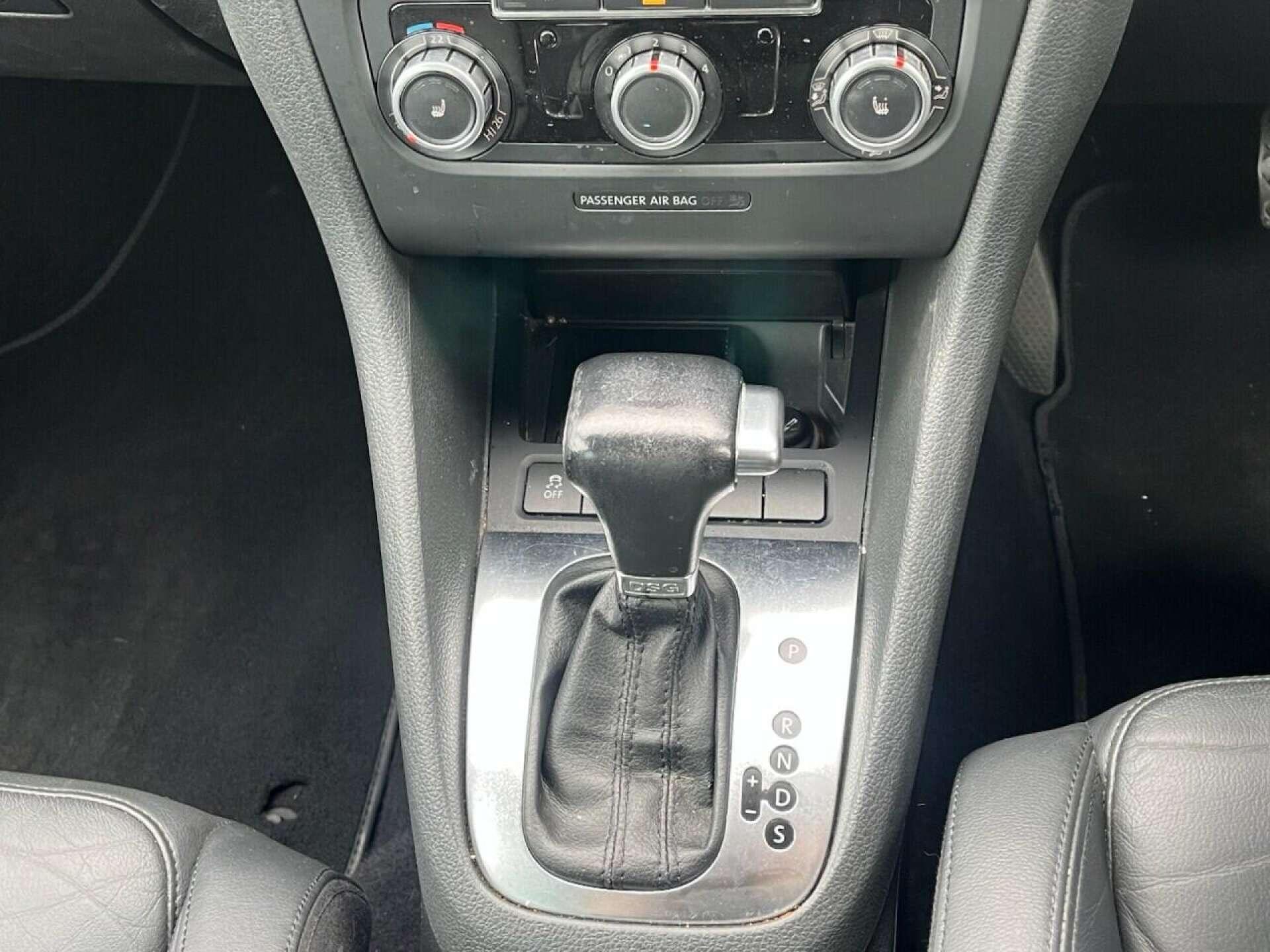 Volkswagen Golf view 14