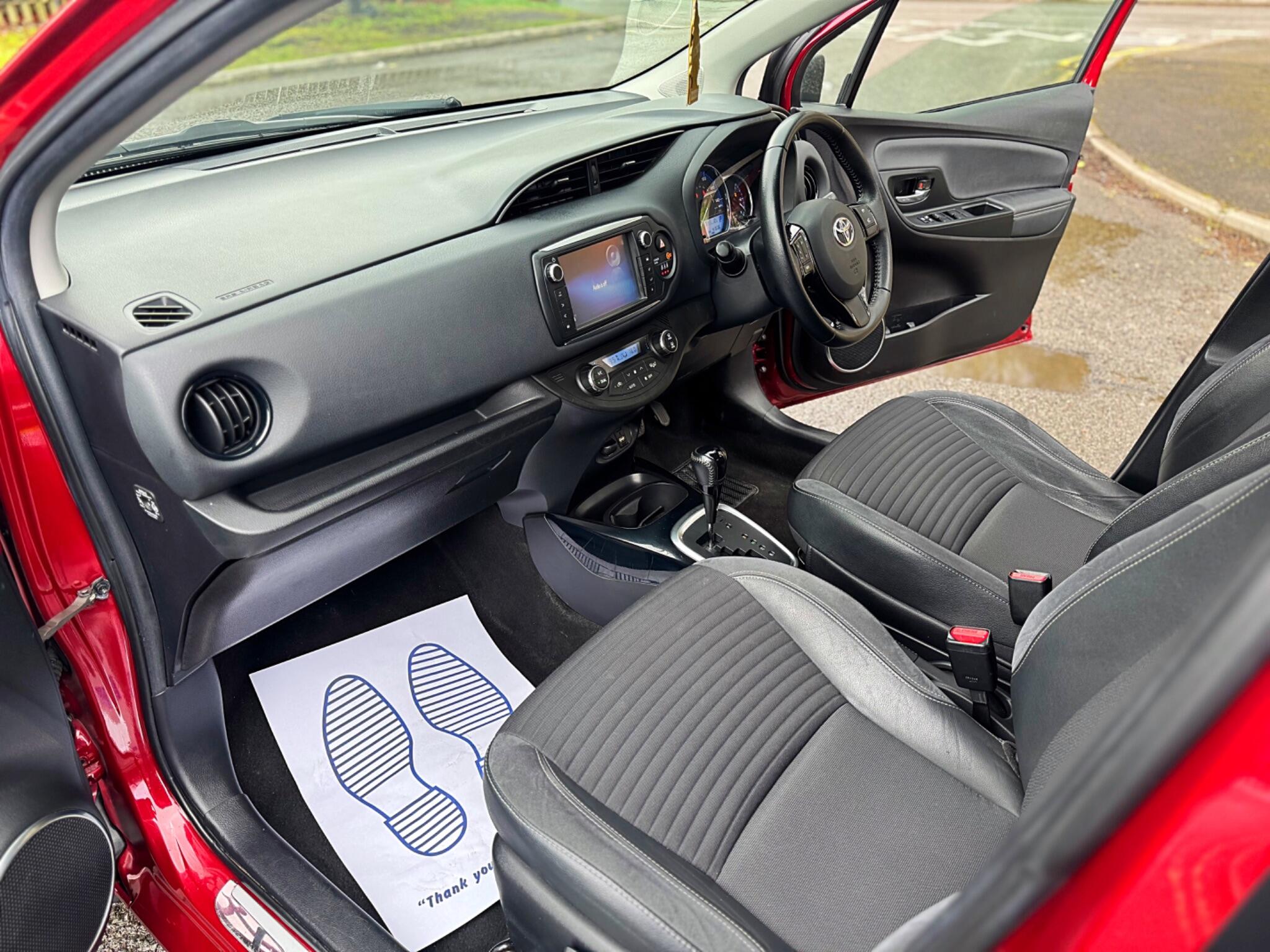 2017 Toyota Yaris 1.5 VVT-h Excel E-CVT Euro 6 (s/s) 5dr (15in Alloy) image 40