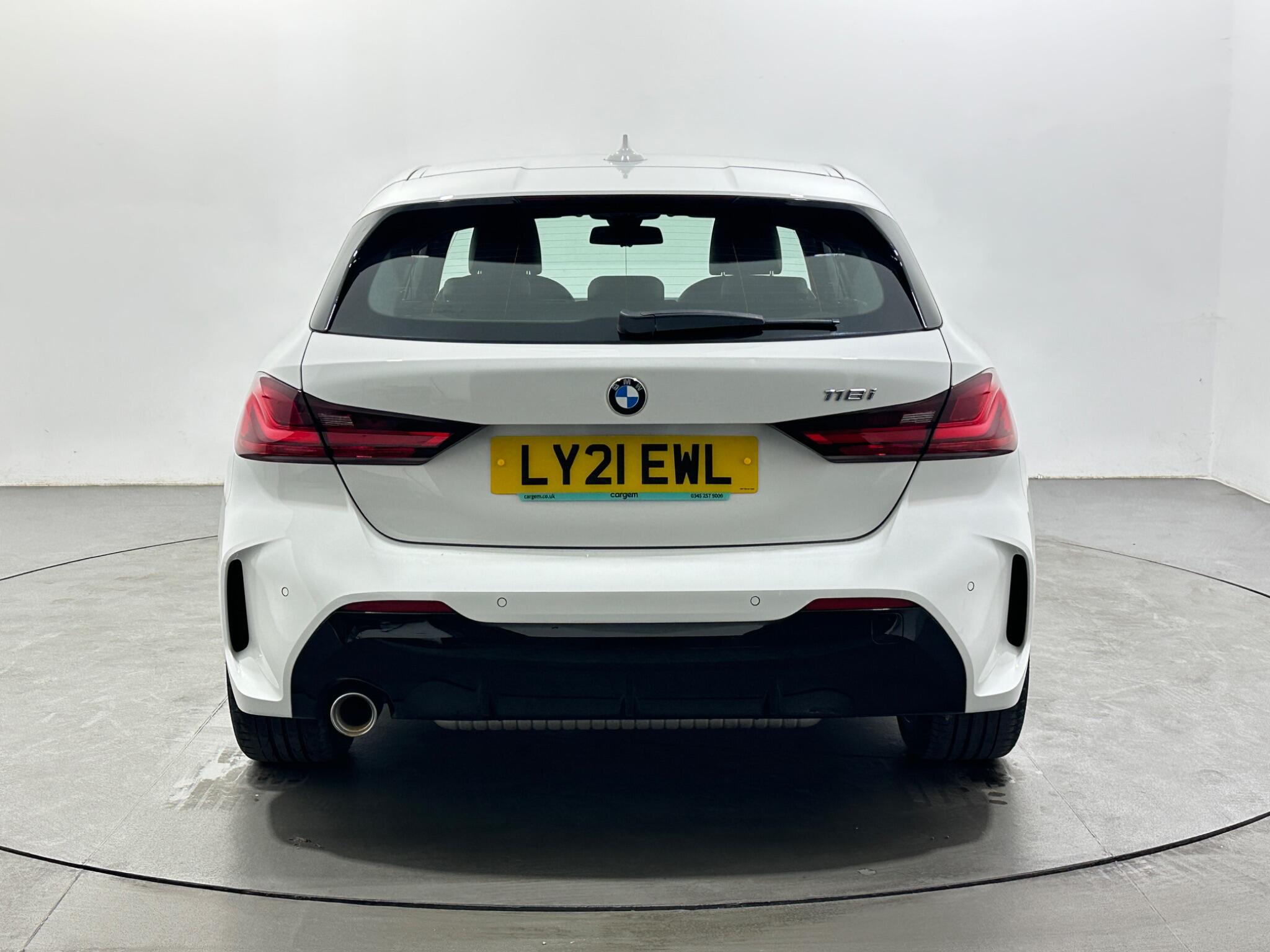 BMW 1 Series view 7