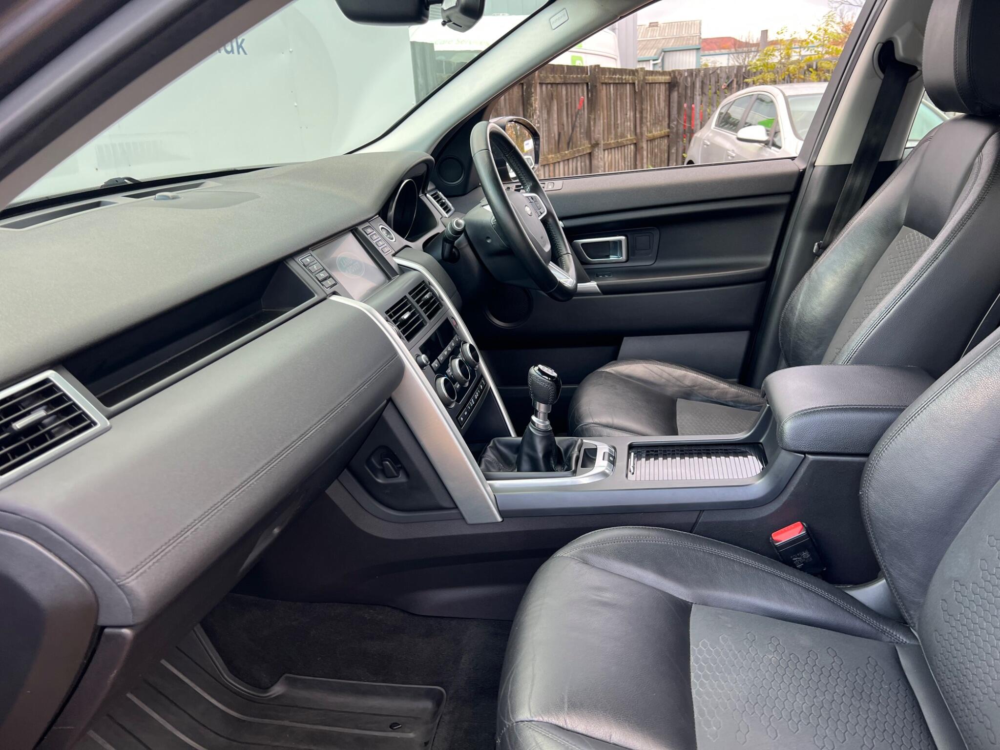 Land Rover Discovery Sport view 24