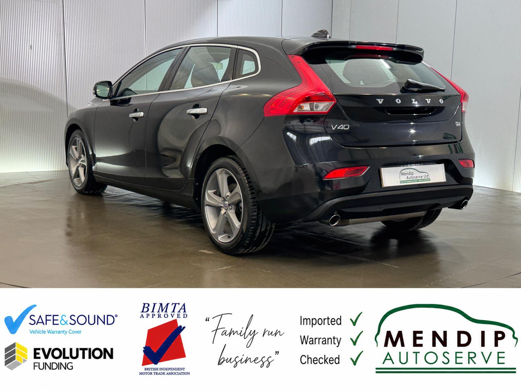 Volvo V40 view 15