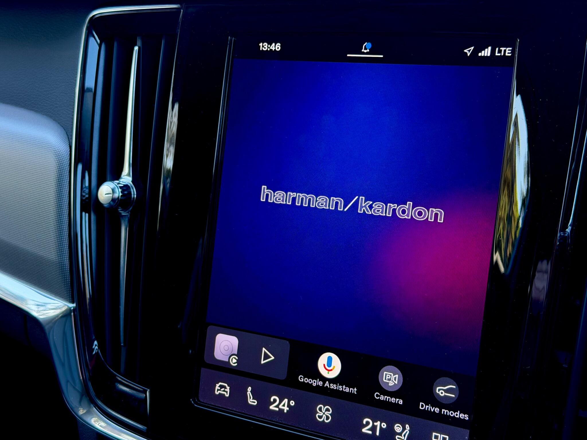 Volvo V90 Cross Country view 4