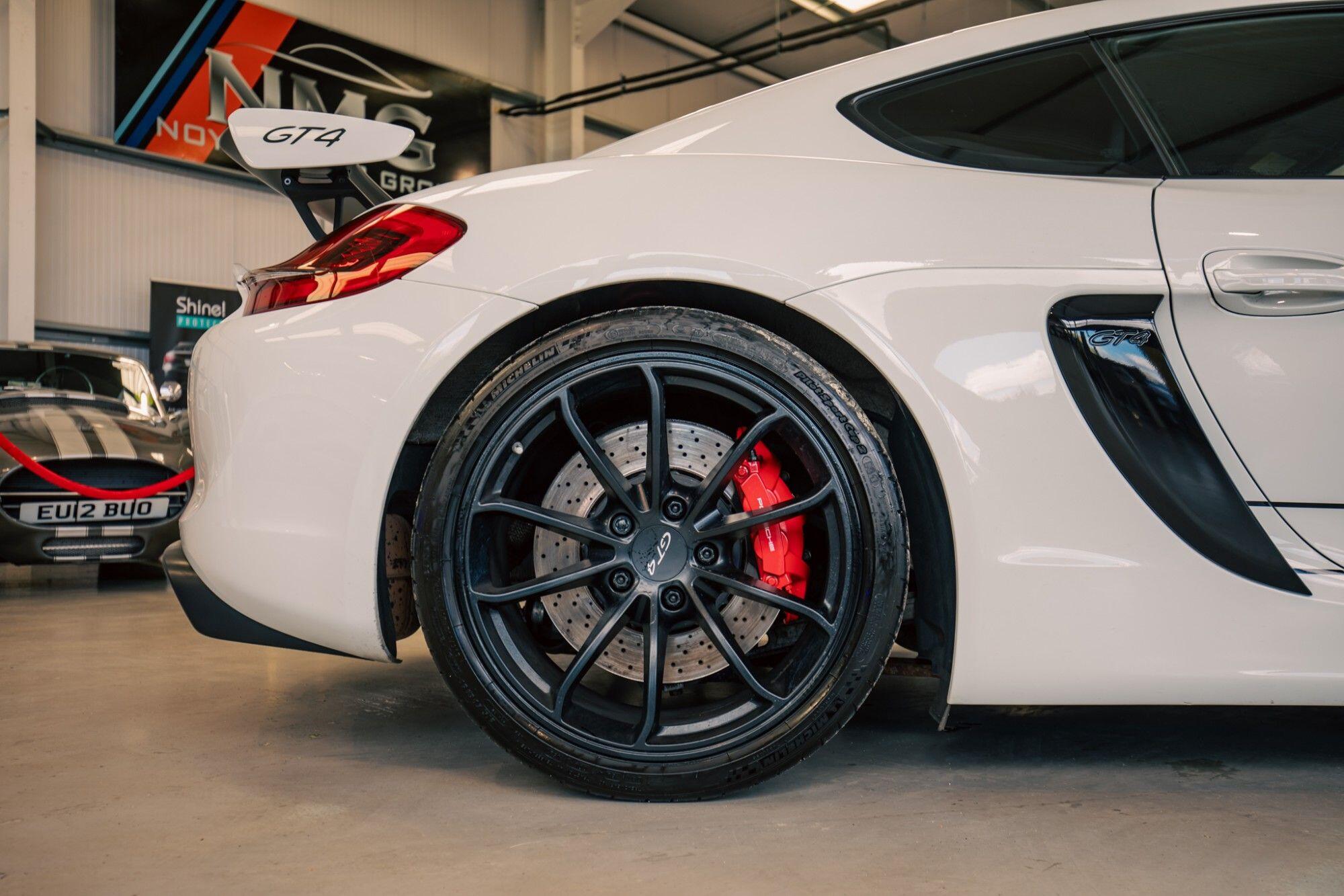 Porsche Cayman view 11