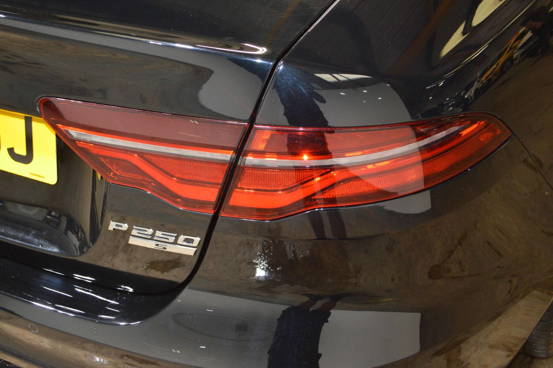 Jaguar Xe view 42