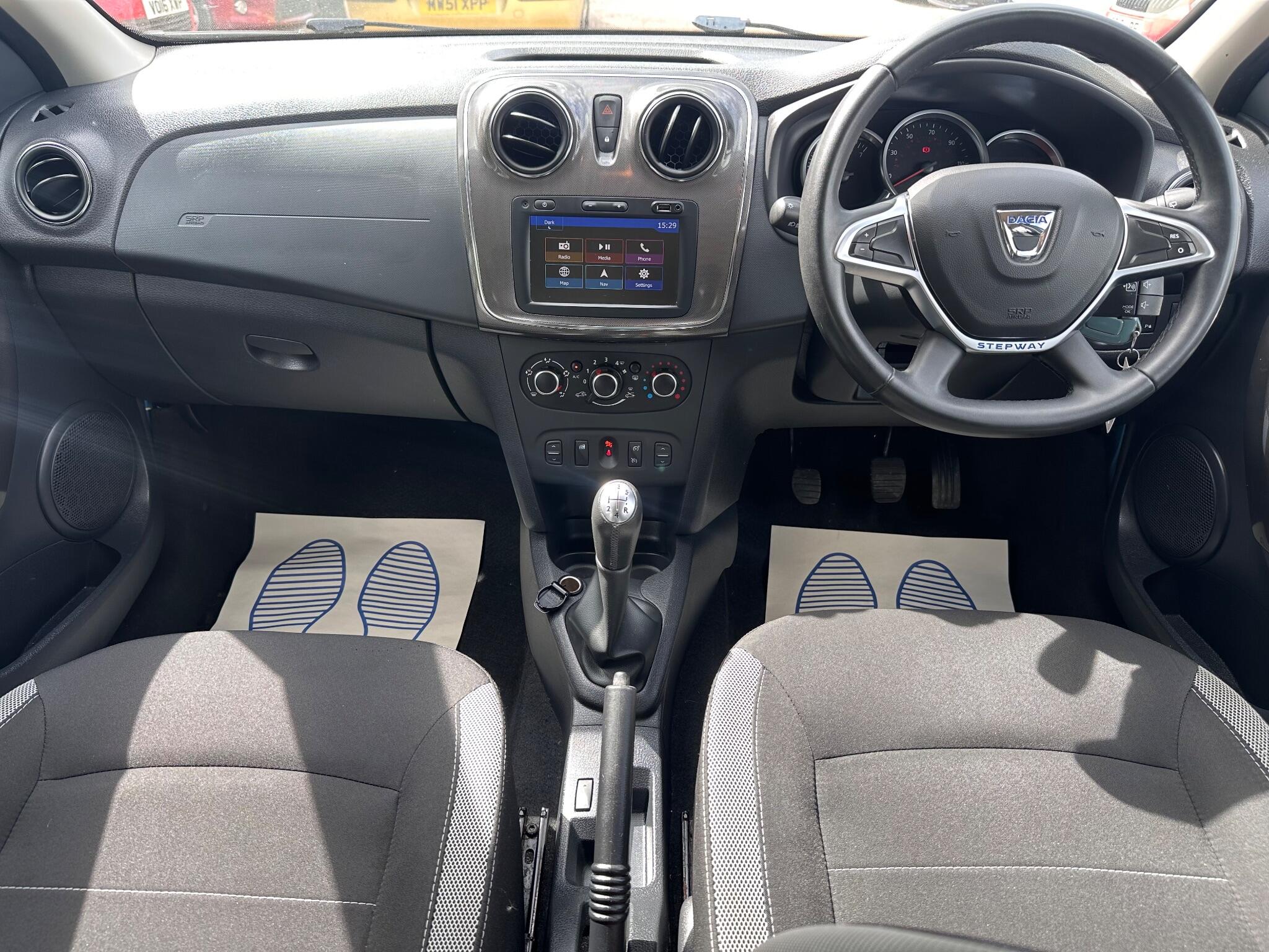 Dacia Sandero view 25