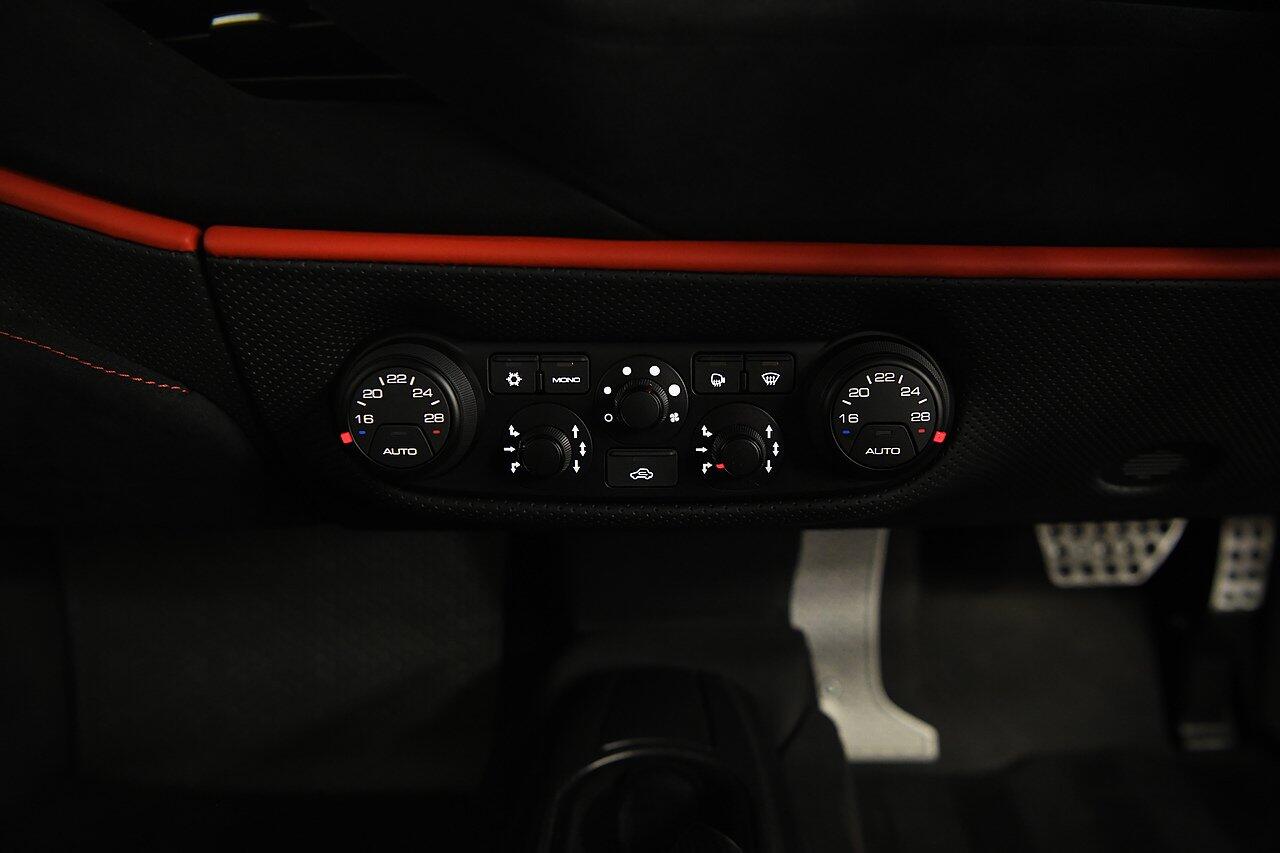 Ferrari 488 view 20