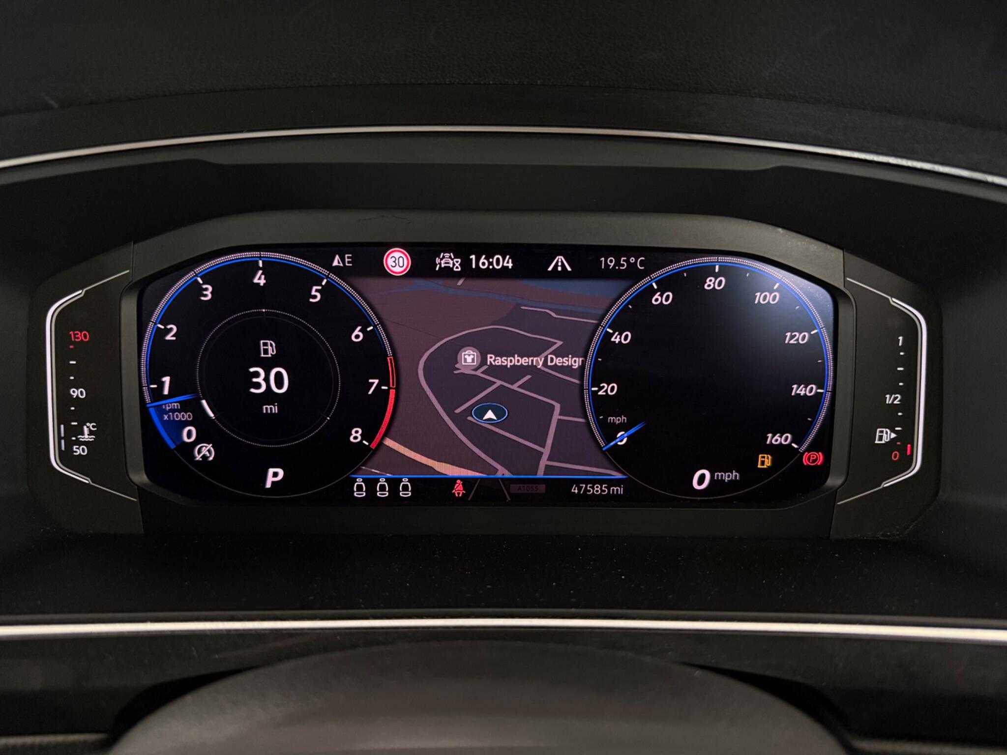 Volkswagen Tiguan view 17