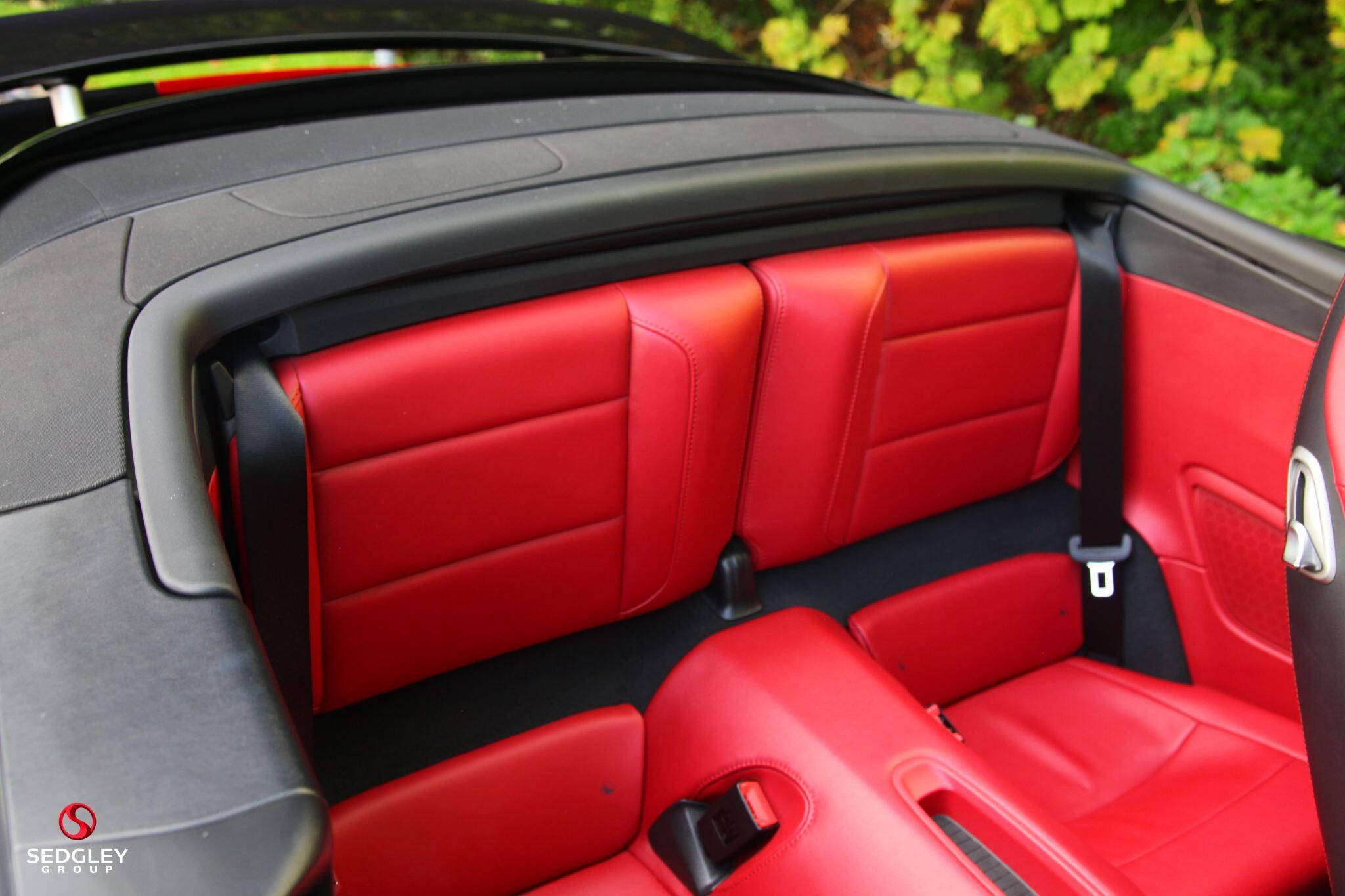 Porsche 911 view 19