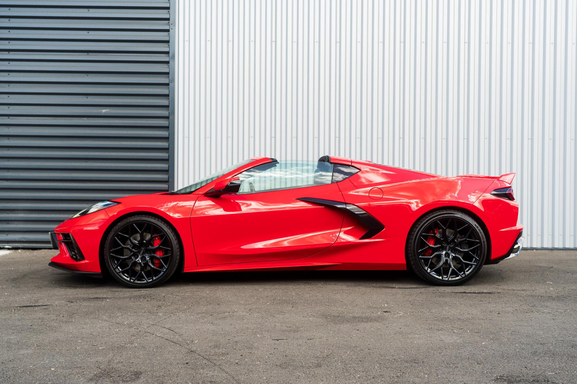 Chevrolet Corvette Stingray view 5