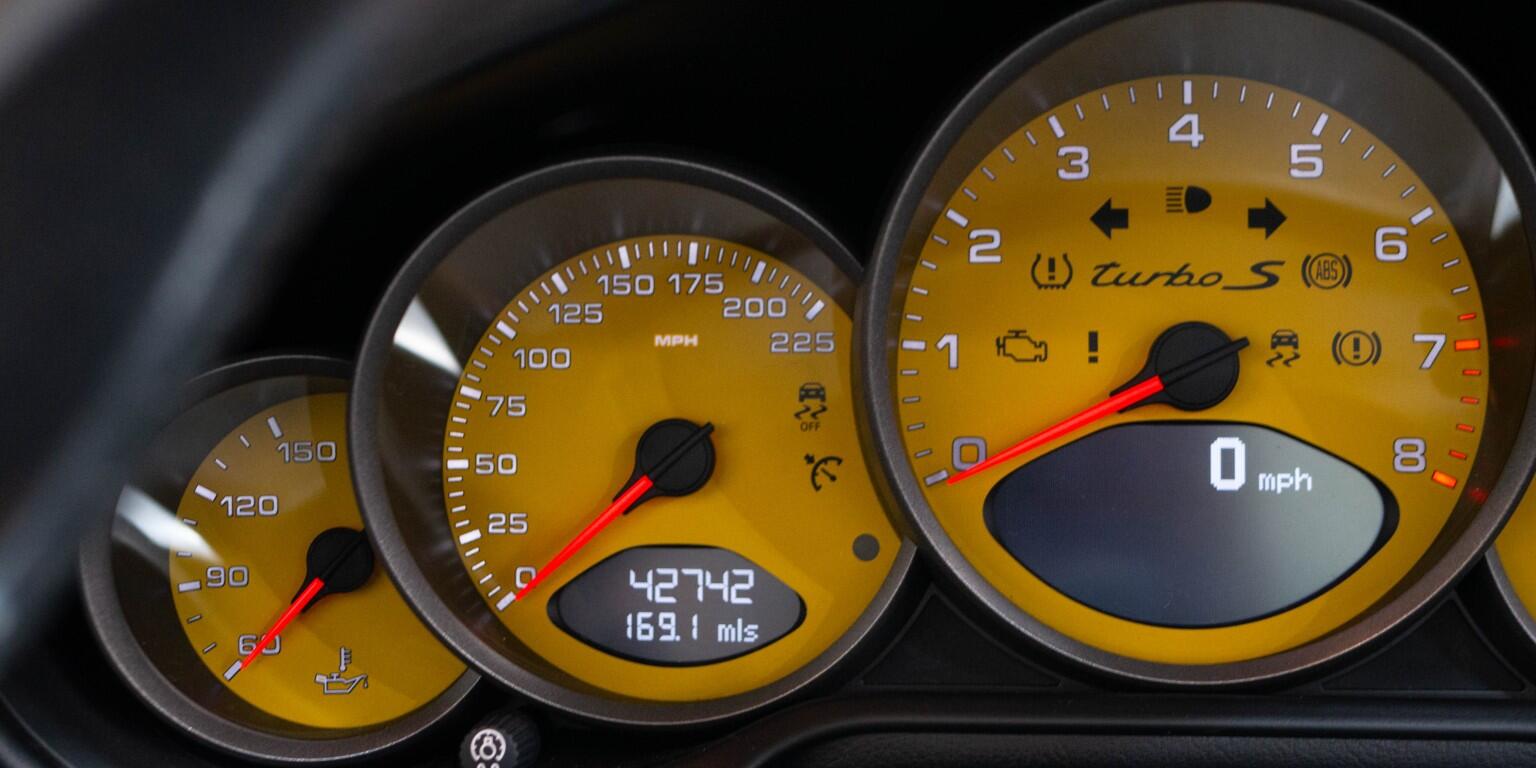 Porsche 911 view 33
