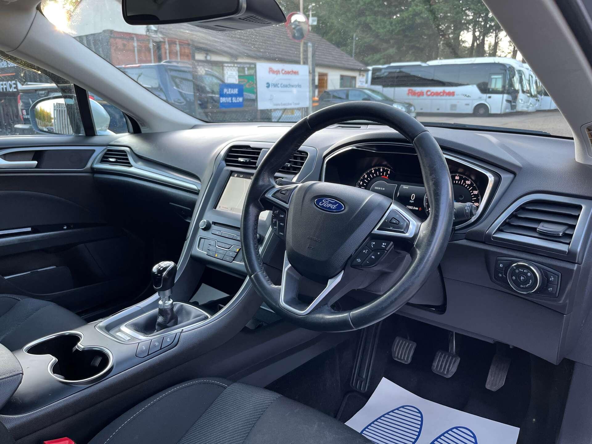 Ford Mondeo view 33