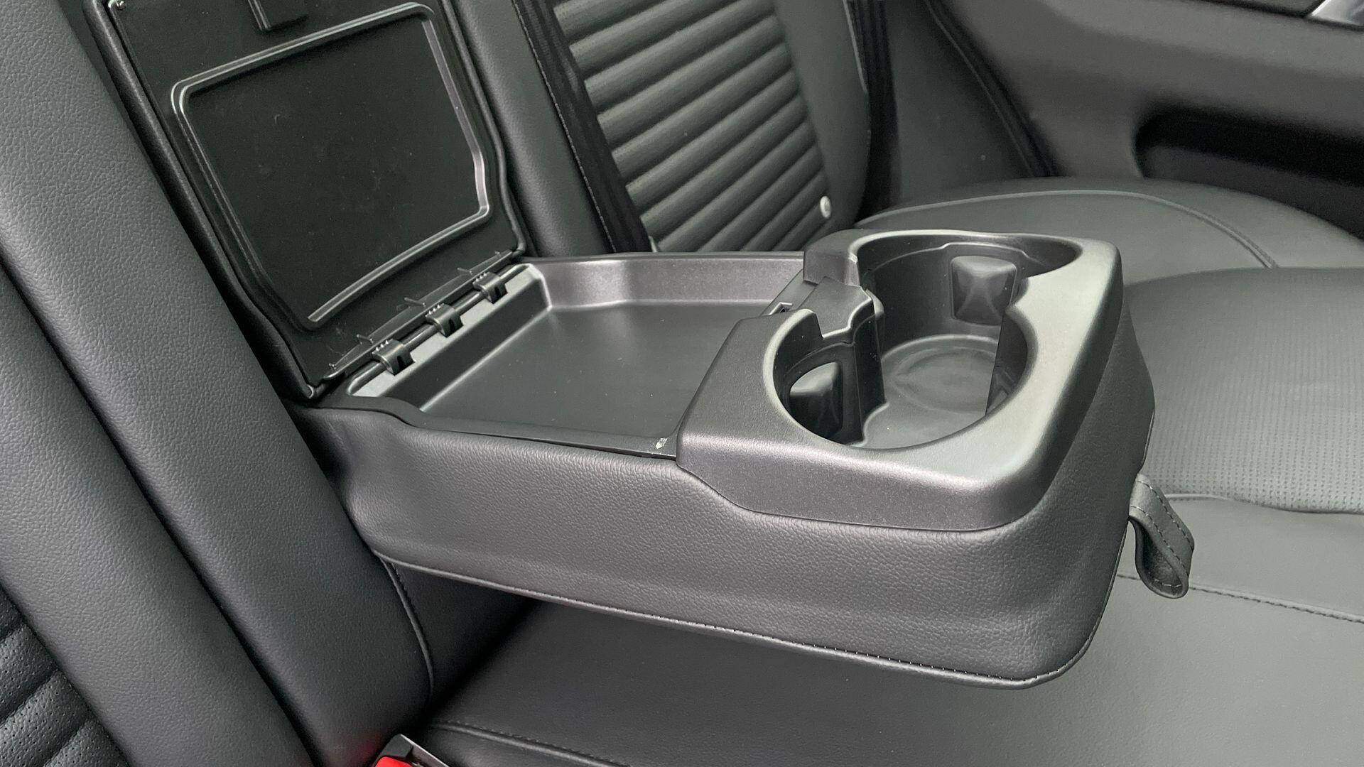 Land Rover Discovery Sport view 50