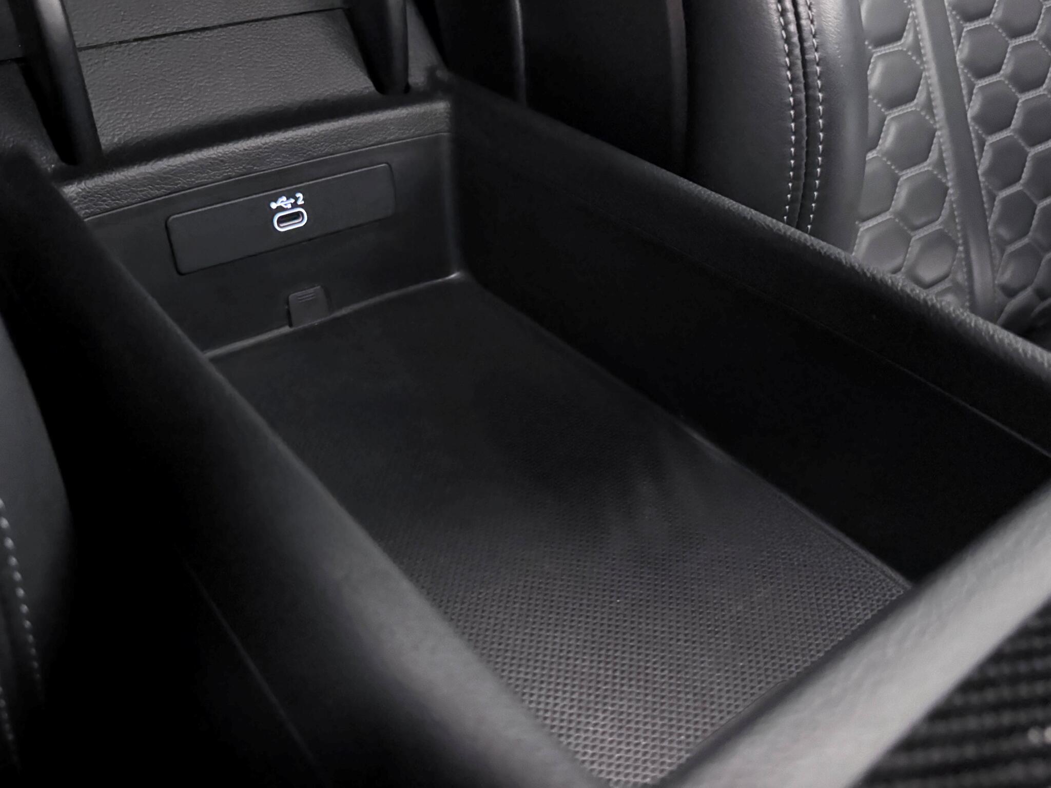 Audi RS4 Avant view 46
