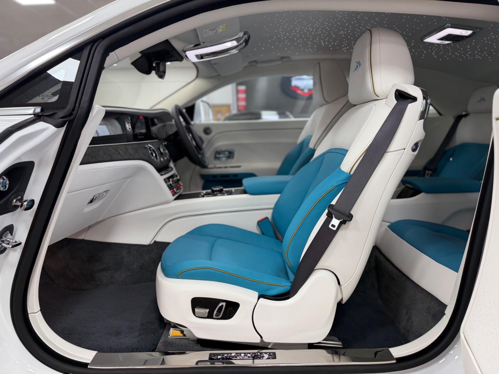 Rolls-Royce Spectre view 37