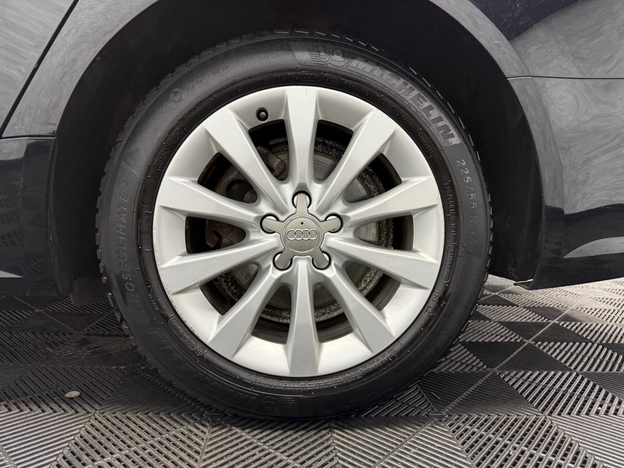 Audi A6 Avant view 17