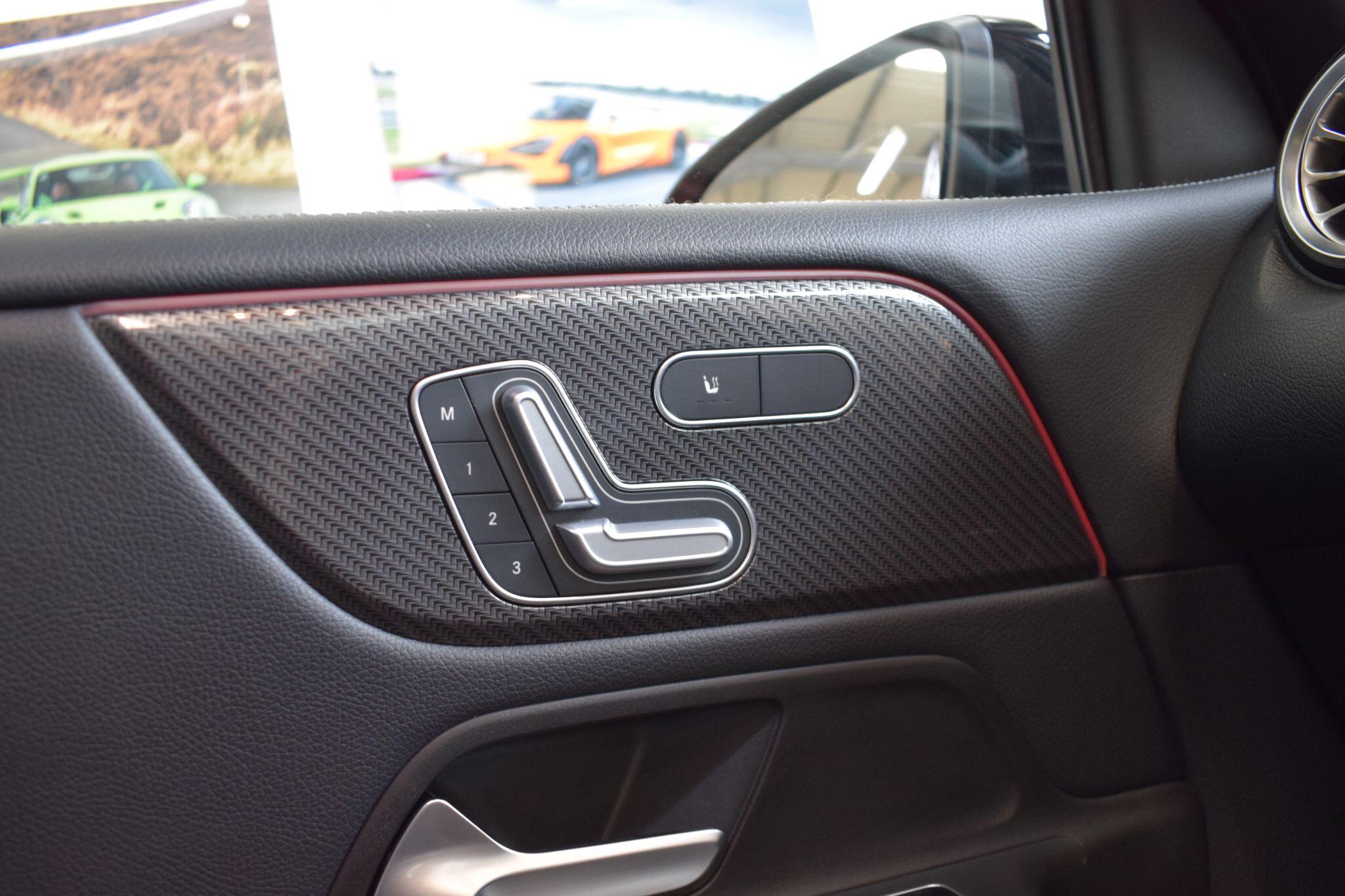 Mercedes-Benz GLB view 16