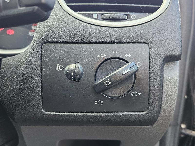 2008 Ford Focus image 24