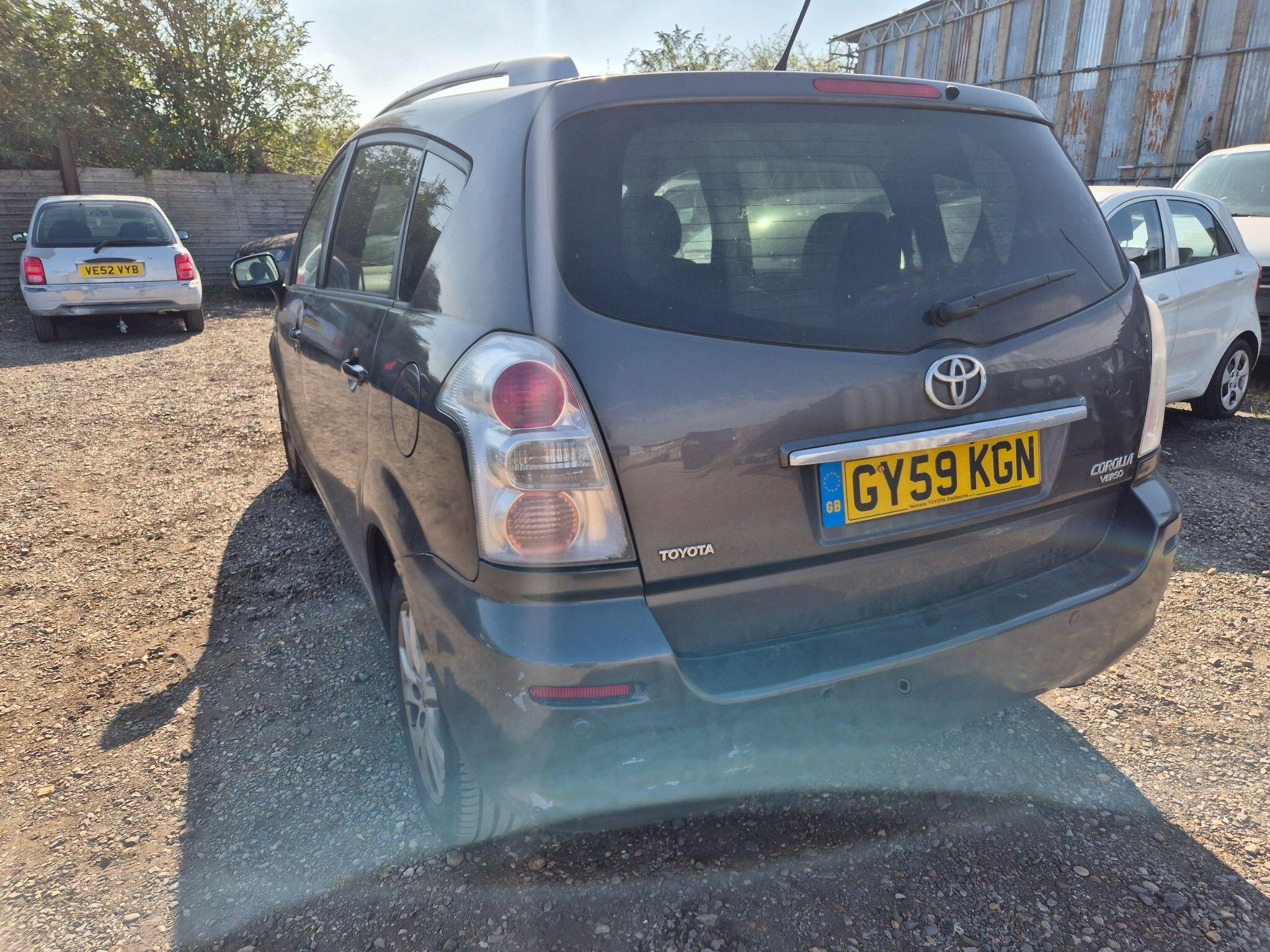 Toyota Corolla Verso view 4