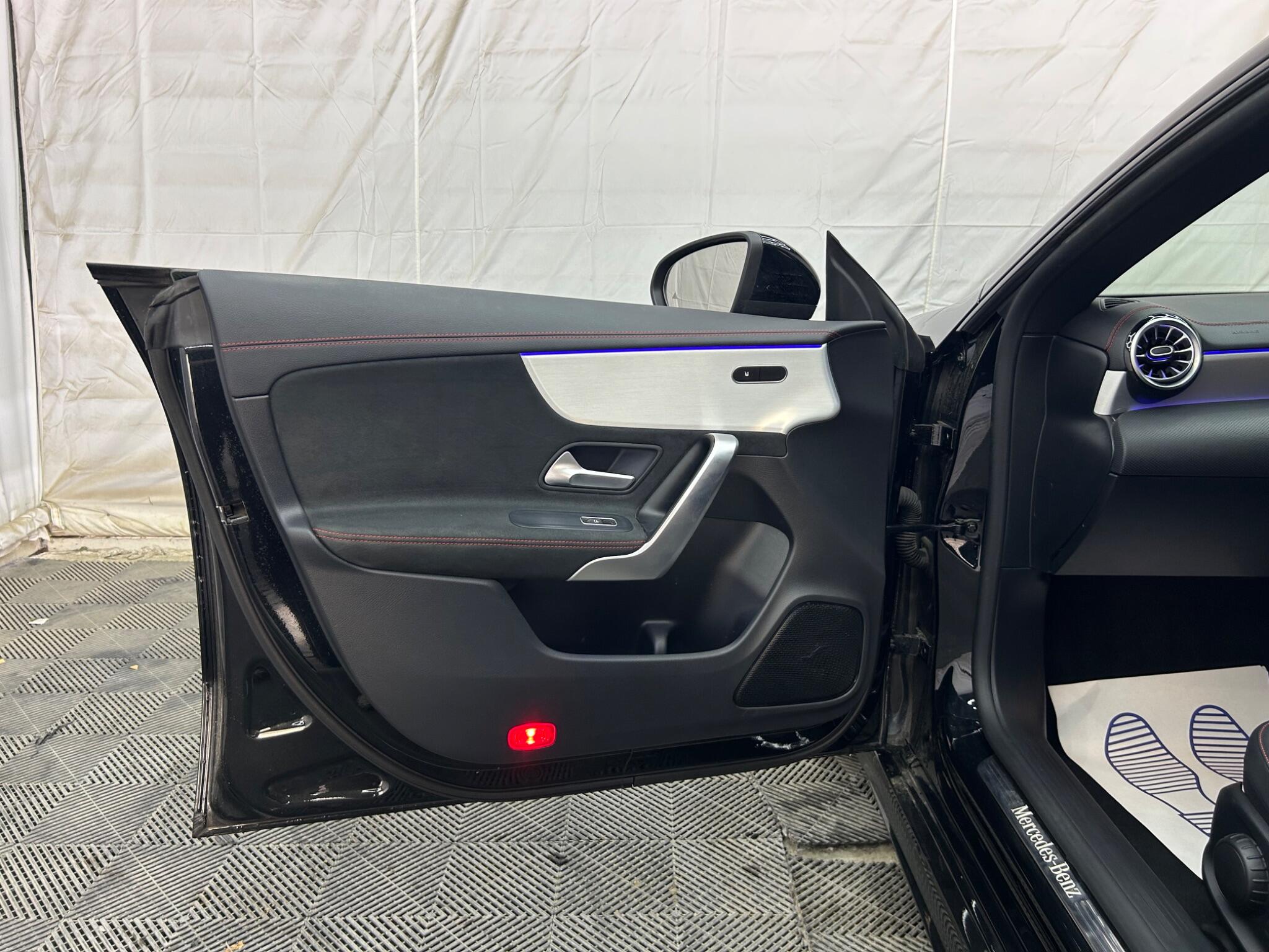 Mercedes-Benz Cla view 30