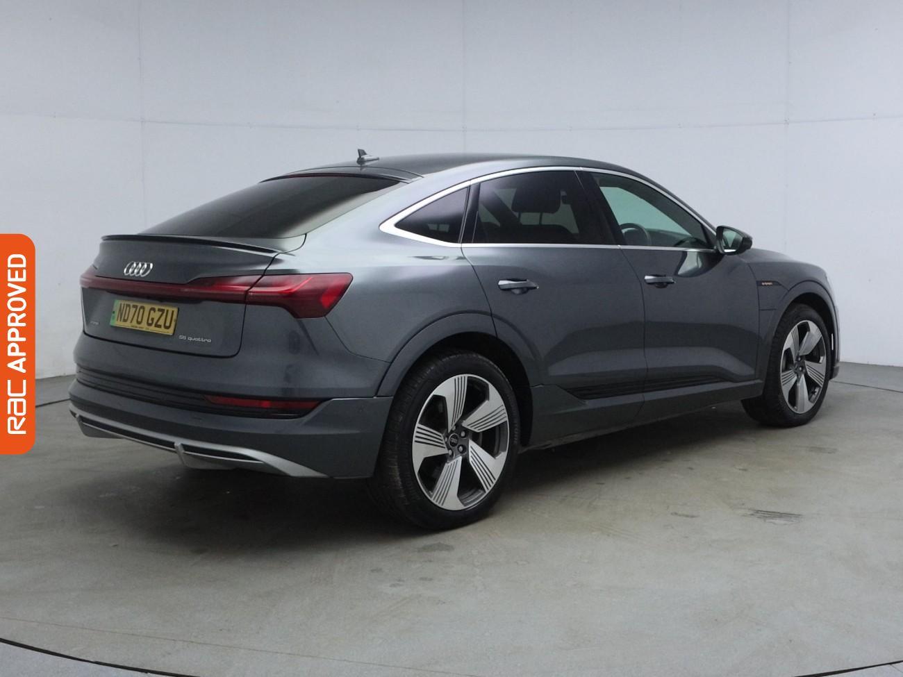 Audi E-Tron view 34