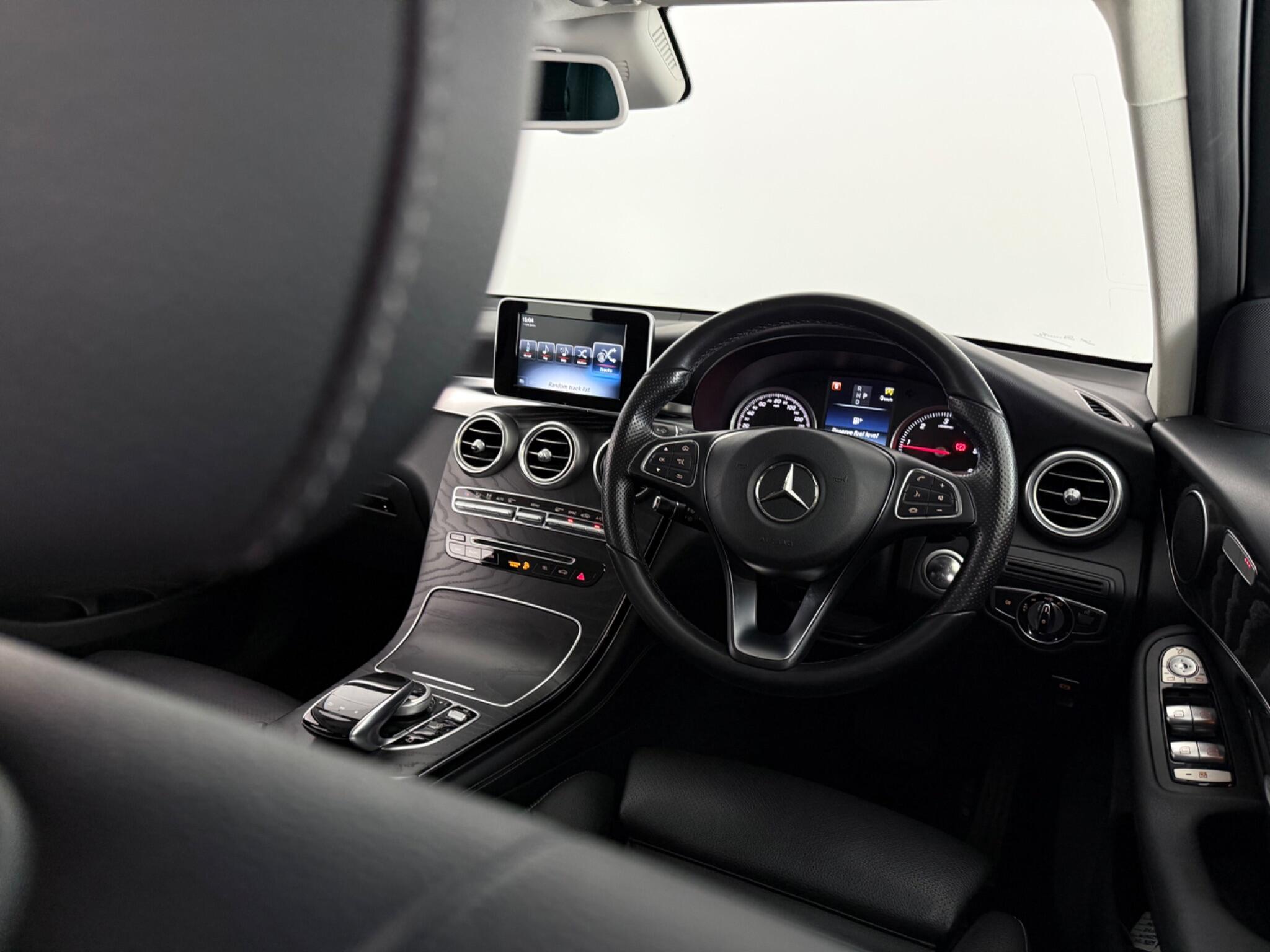 Mercedes-Benz GLC view 14