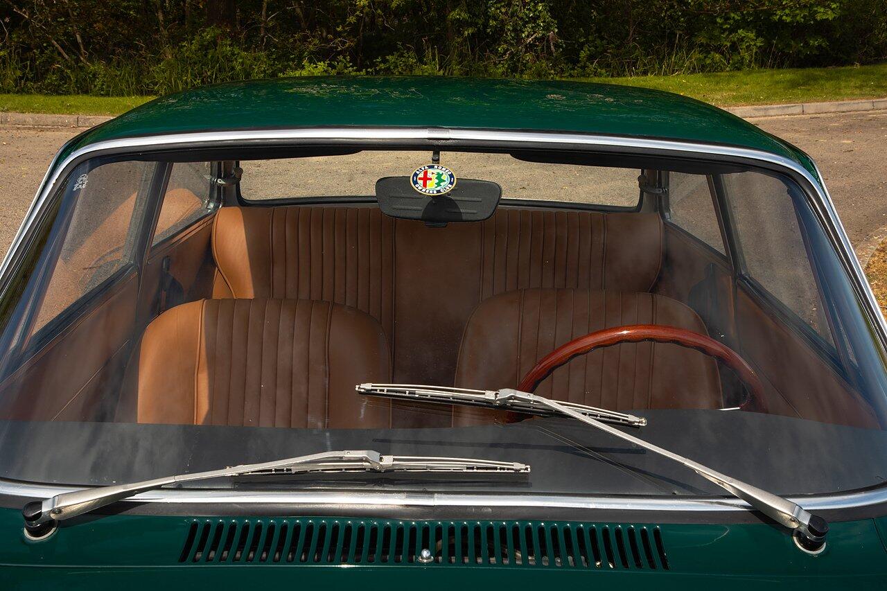 Alfa Romeo Giulia view 27