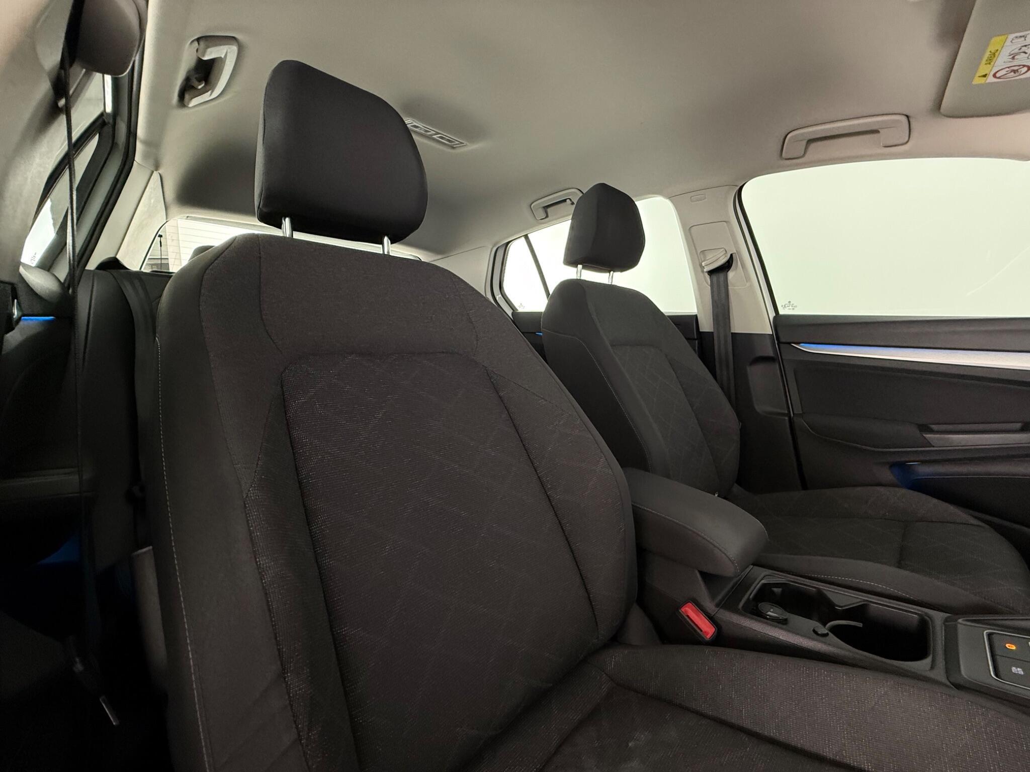 Volkswagen Golf view 27