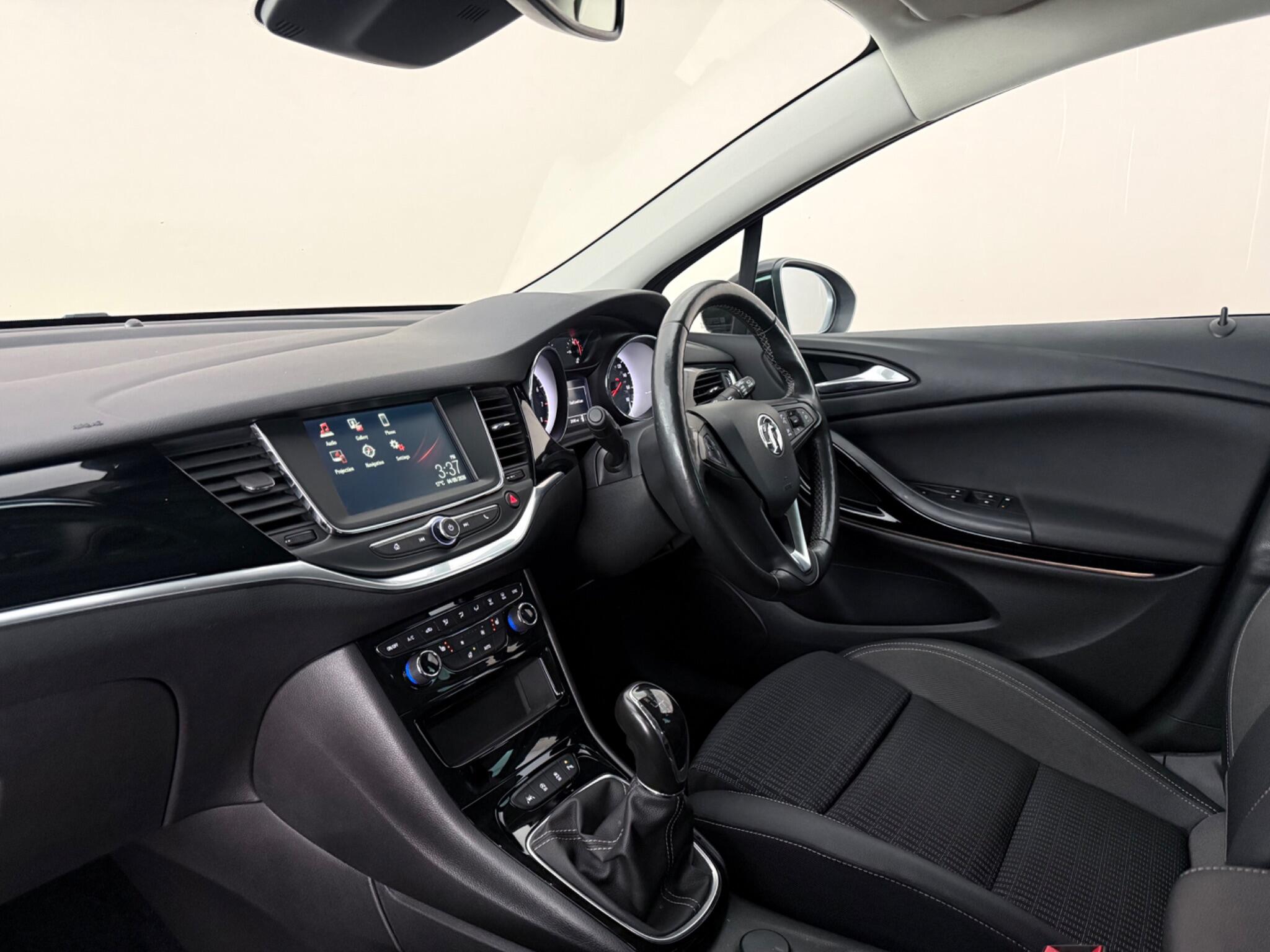 Vauxhall Astra view 3
