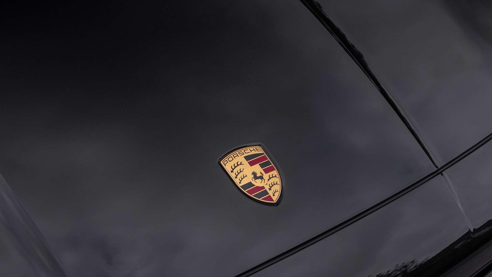 Porsche Cayenne view 35